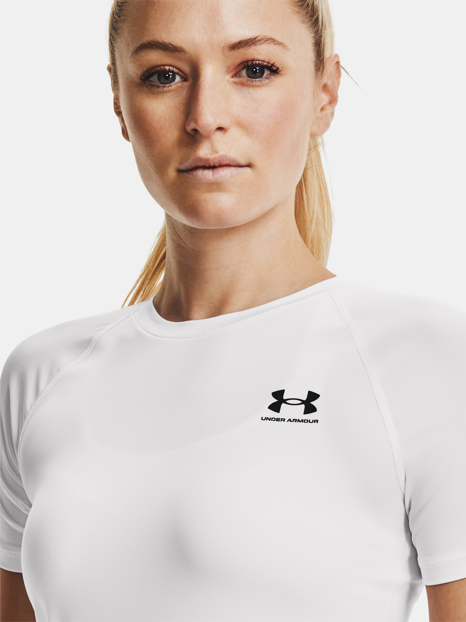 Topuri si tricouri pentru femei Under Armour - alb
