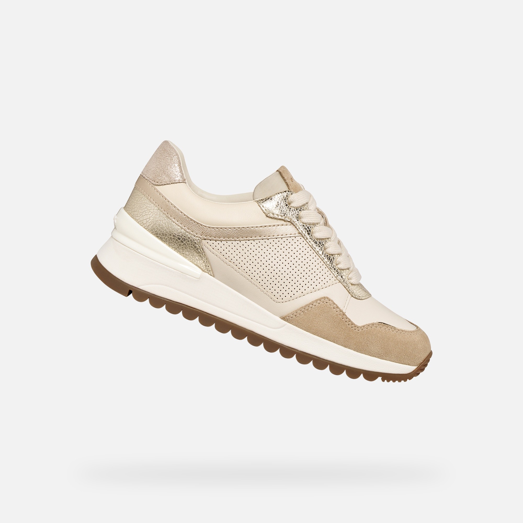 Бежови дамски маратонки Geox Desya