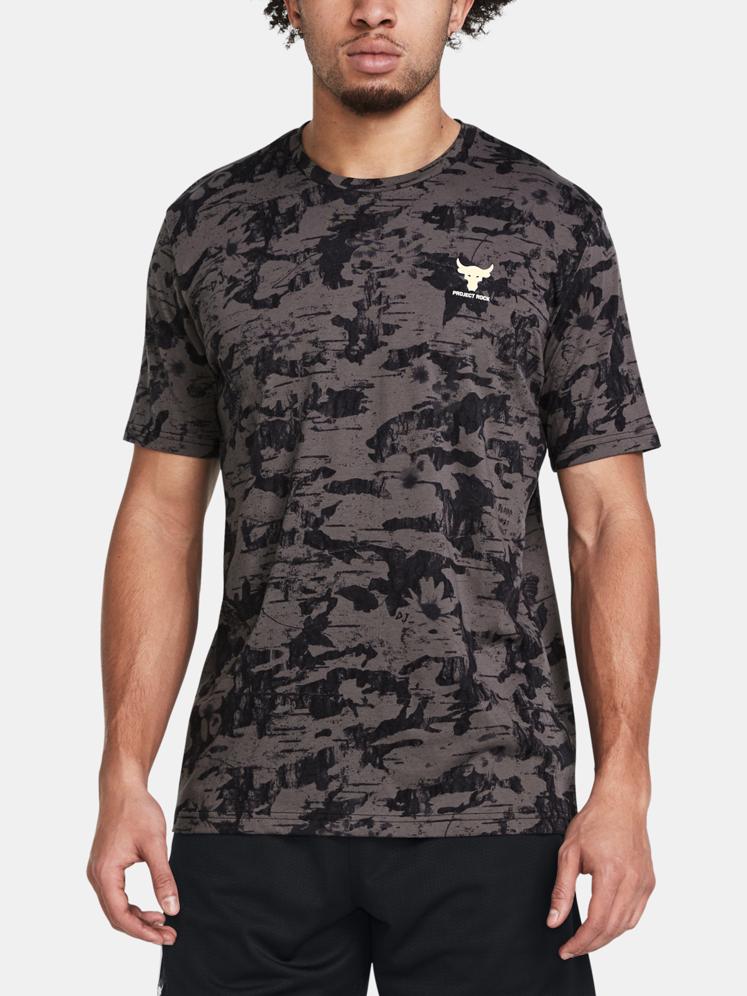 Under Armour Tričko UA Pjt Rck Payof AOP Graphic-BRN - Pánské