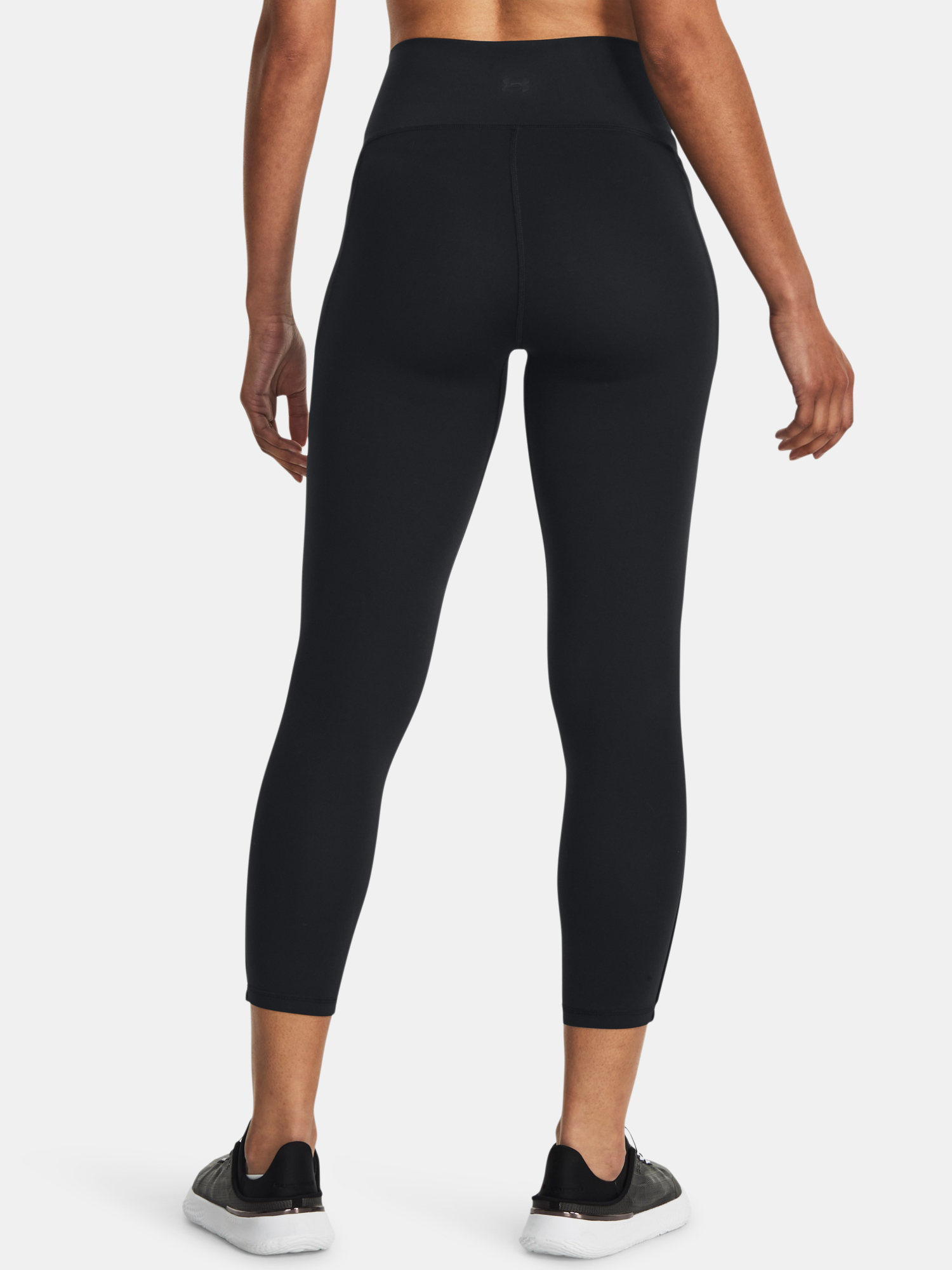 Pantaloni si pantaloni scurti pentru femei Under Armour - negru