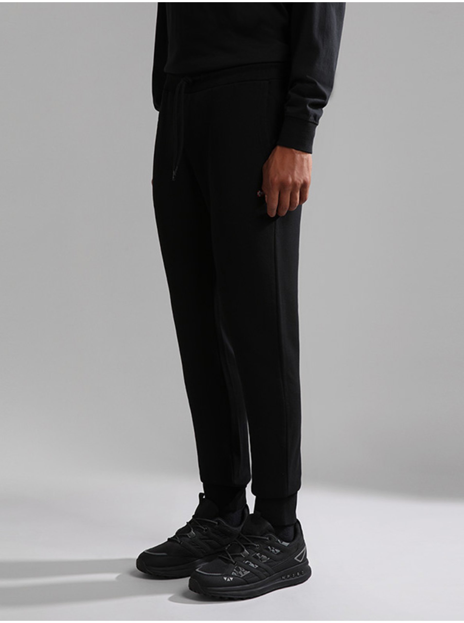 Pantaloni de trening Napapijri Basic