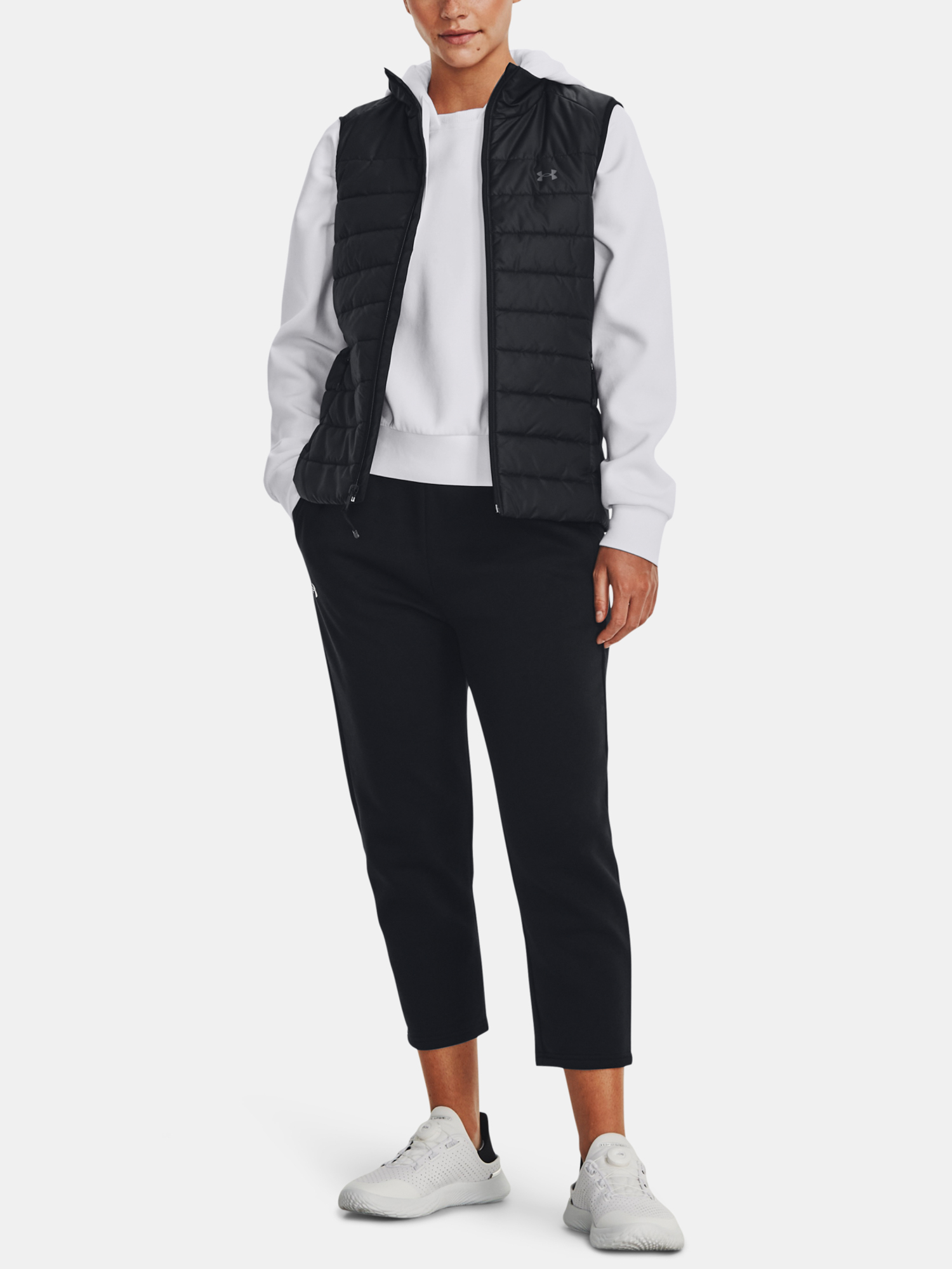 Jachete si tricouri pentru femei Under Armour - negru