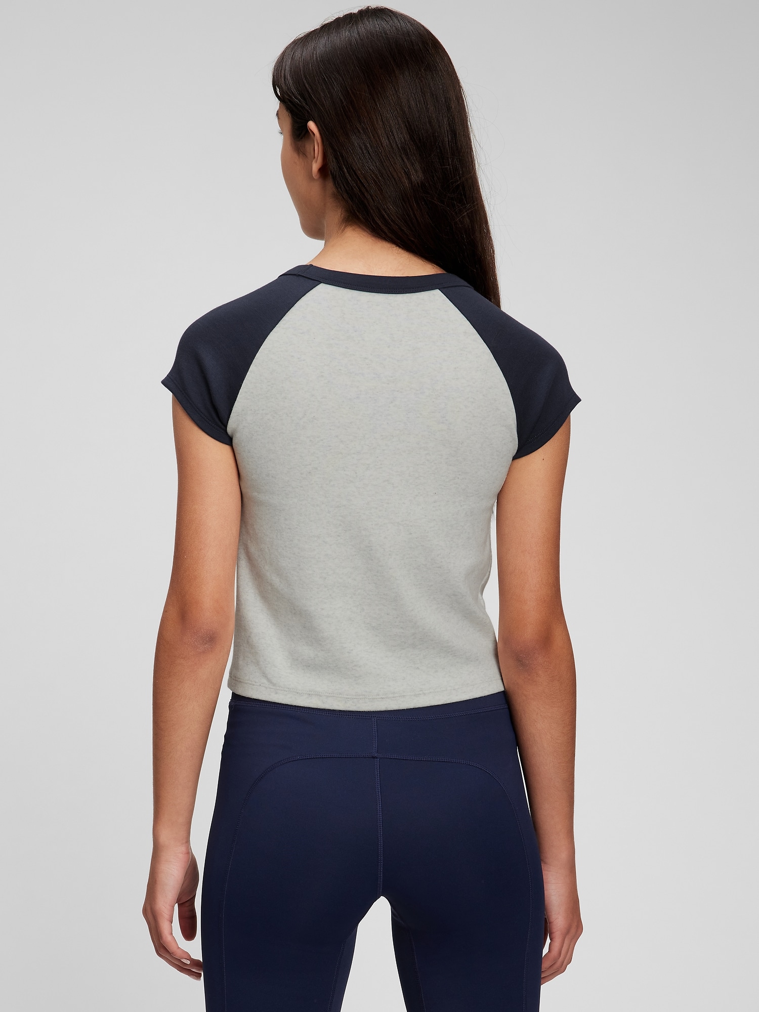 GAP - gri deschis, negru