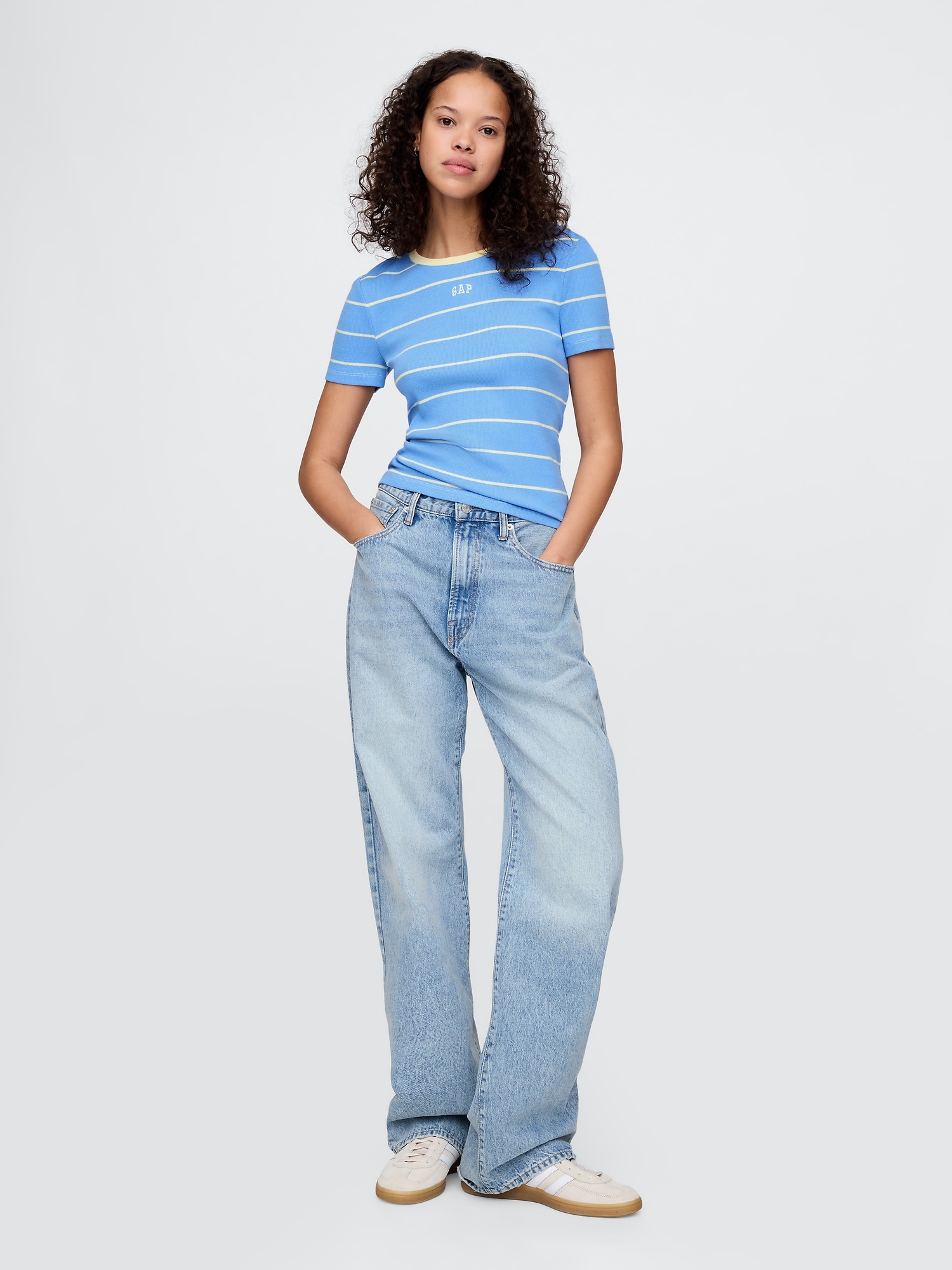 GAP Crop T-shirt with logo - Women's