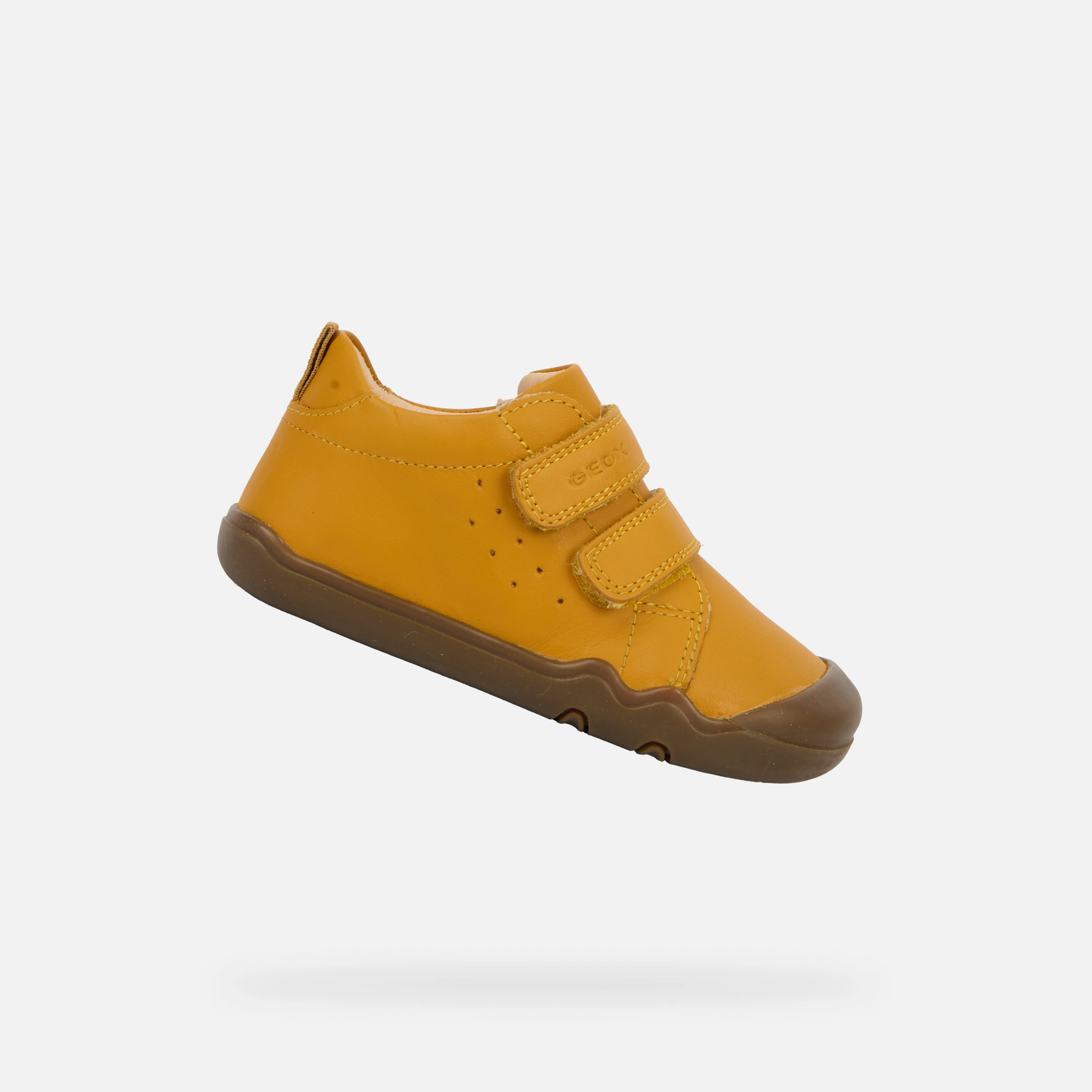 Жълти момчешки боси обувки Geox Steppieup