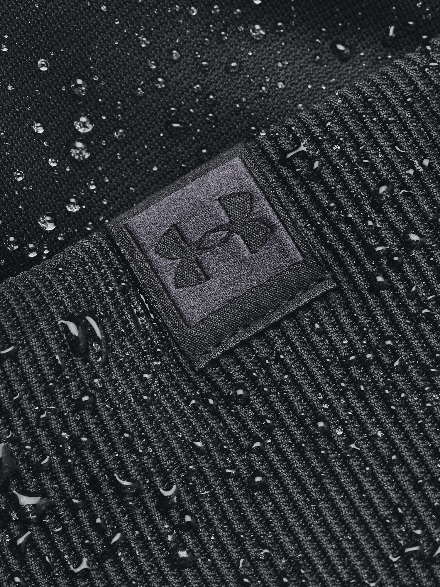 Palarii, sepci, caciuli pentru femei Under Armour