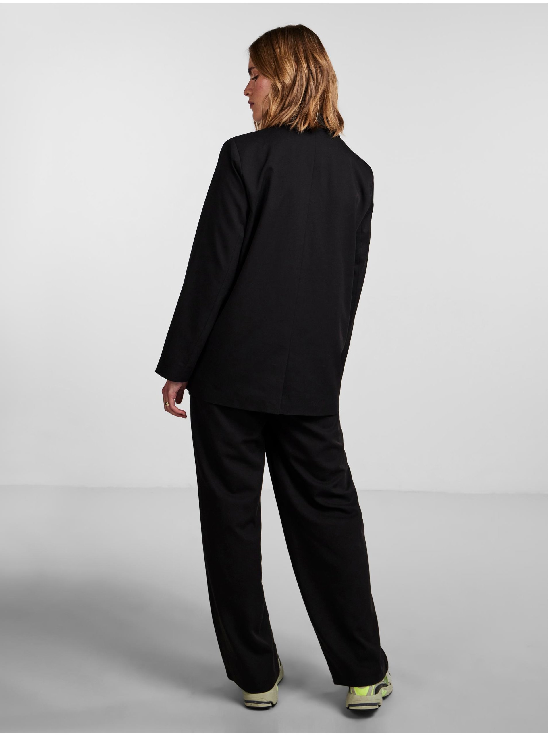 Sacouri si blazere pentru femei Pieces - negru