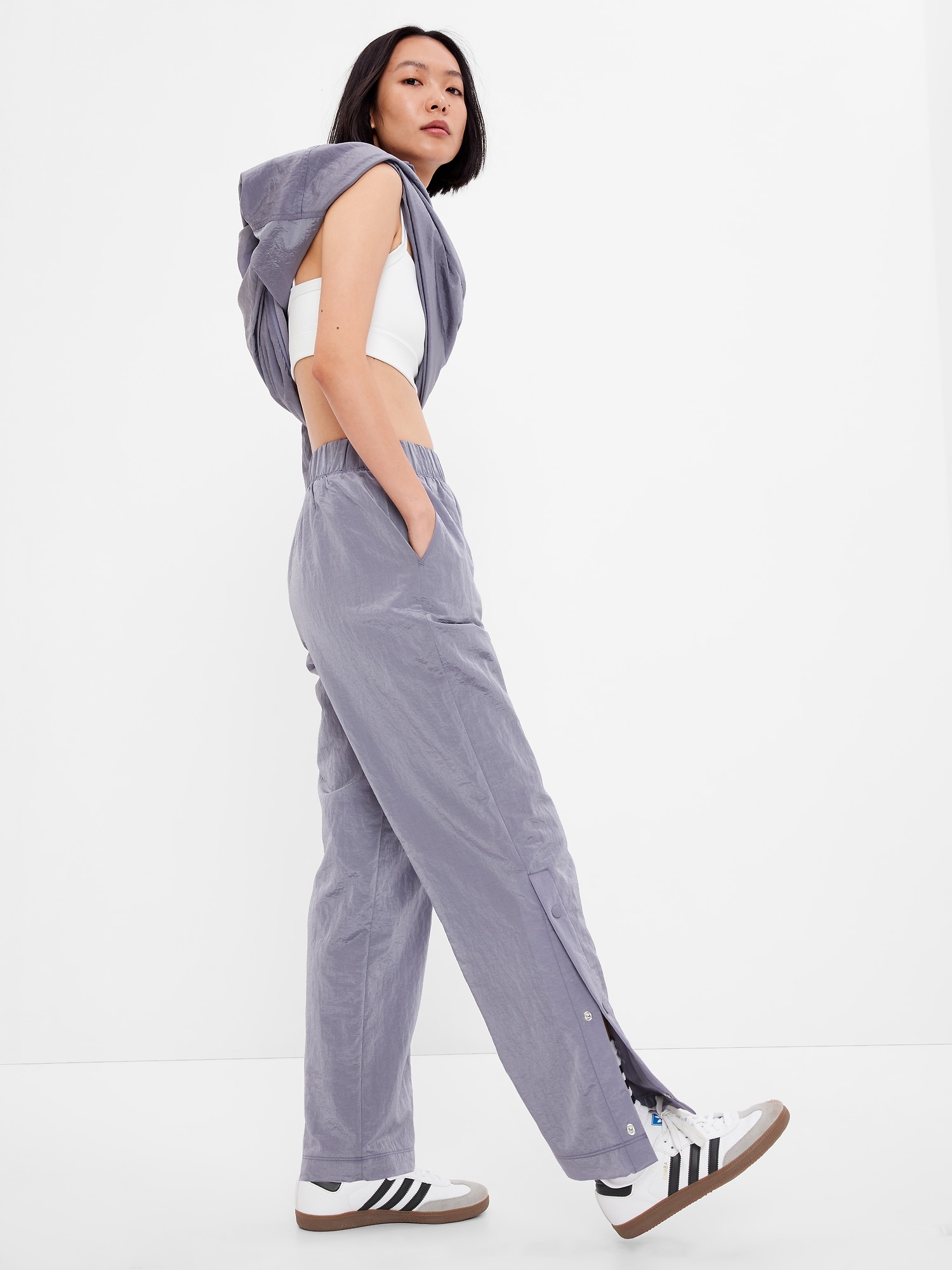 Pantaloni chino pentru femei GAP - gri