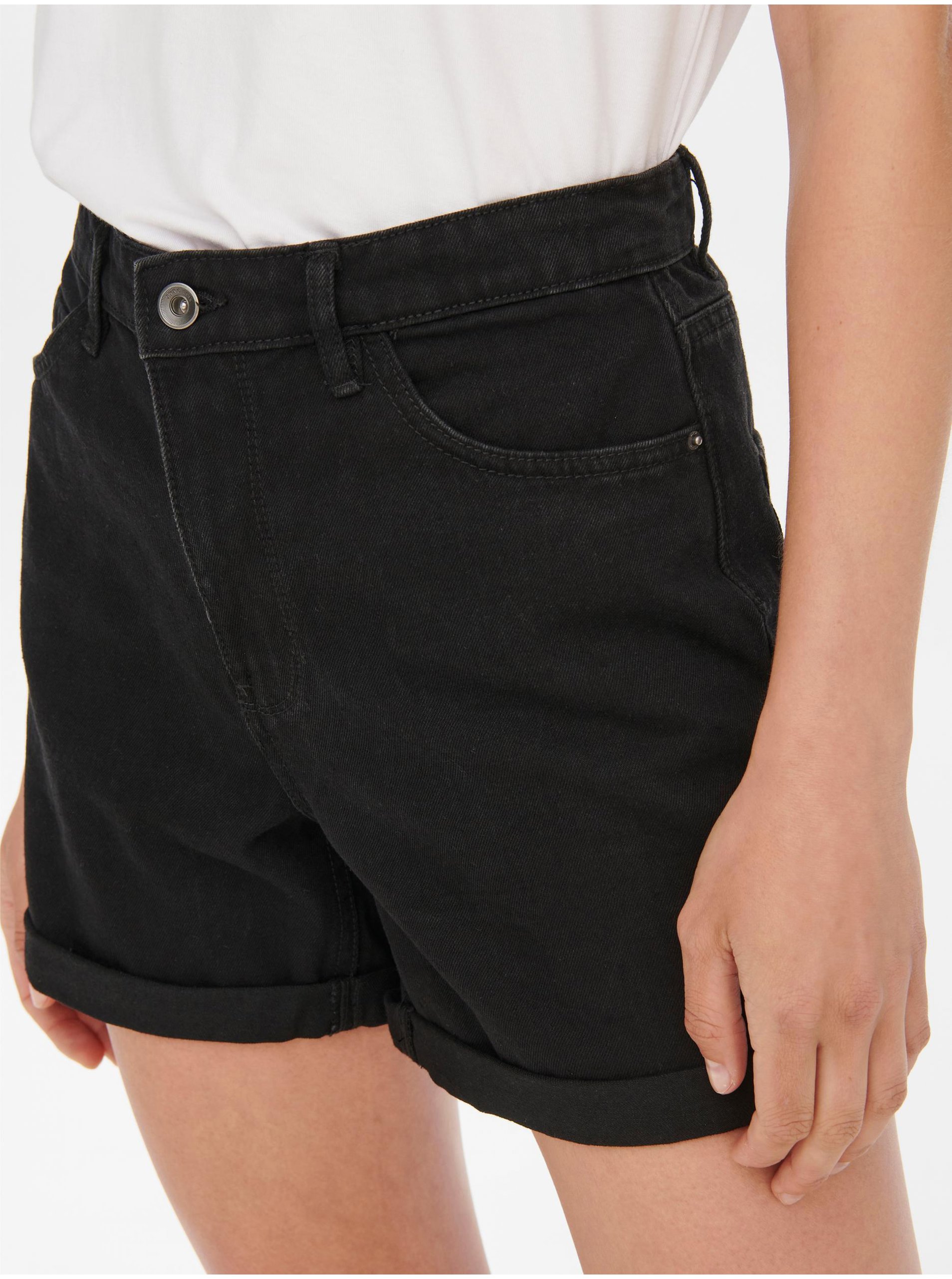Pantaloni scurti pentru femei ONLY - negru