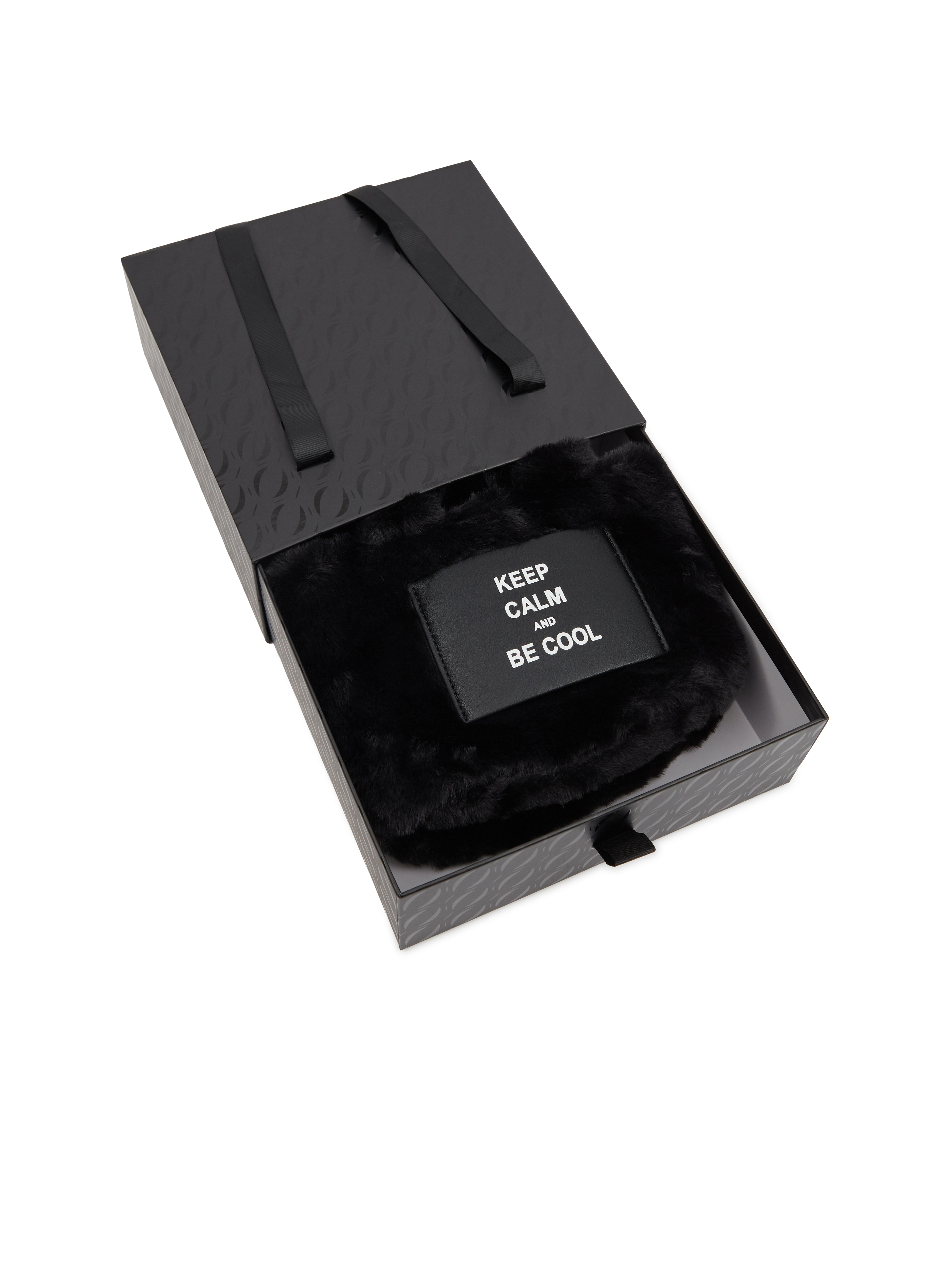 Čierna dámska kabelka v darčekovom balení