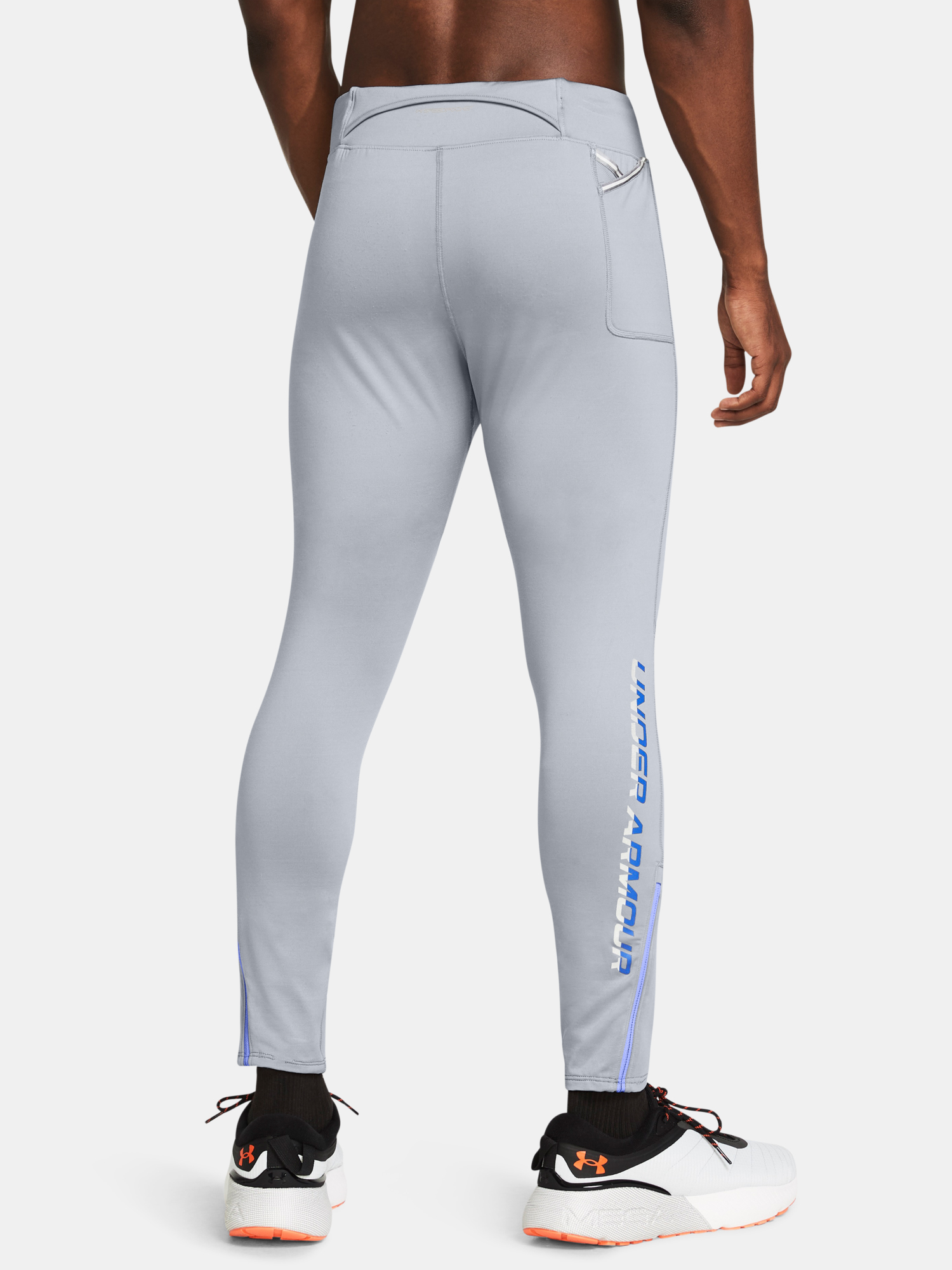 Pantaloni si pantaloni scurti pentru barbati Under Armour - gri