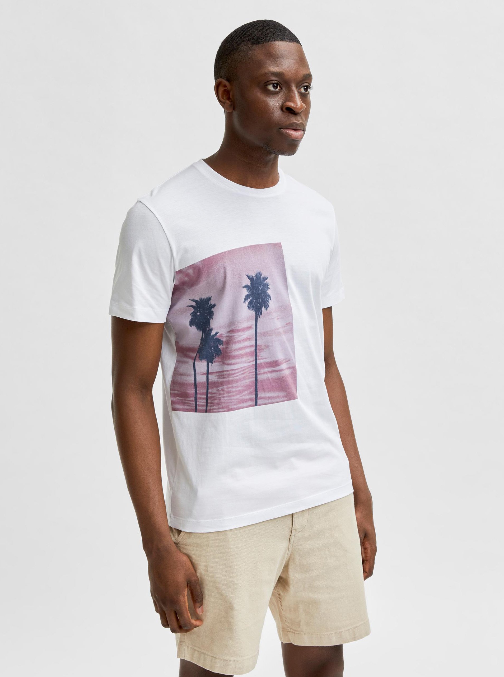 white-t-shirt-with-printed-selected-homme-pent-men
