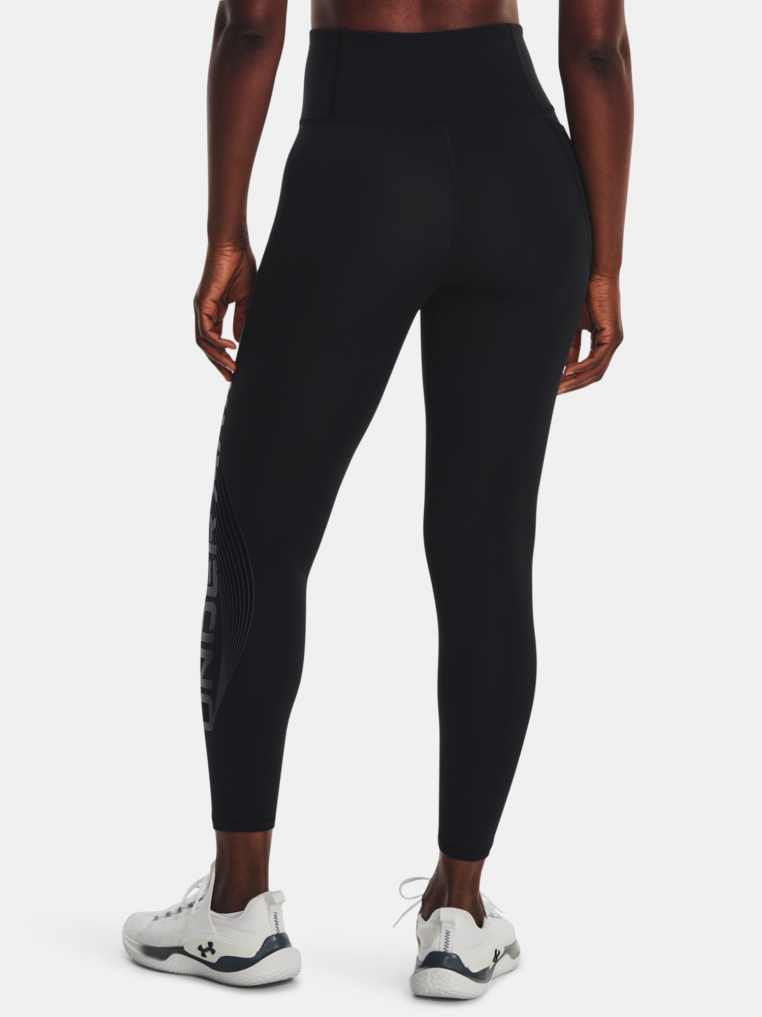 Pantaloni si pantaloni scurti pentru femei Under Armour - negru