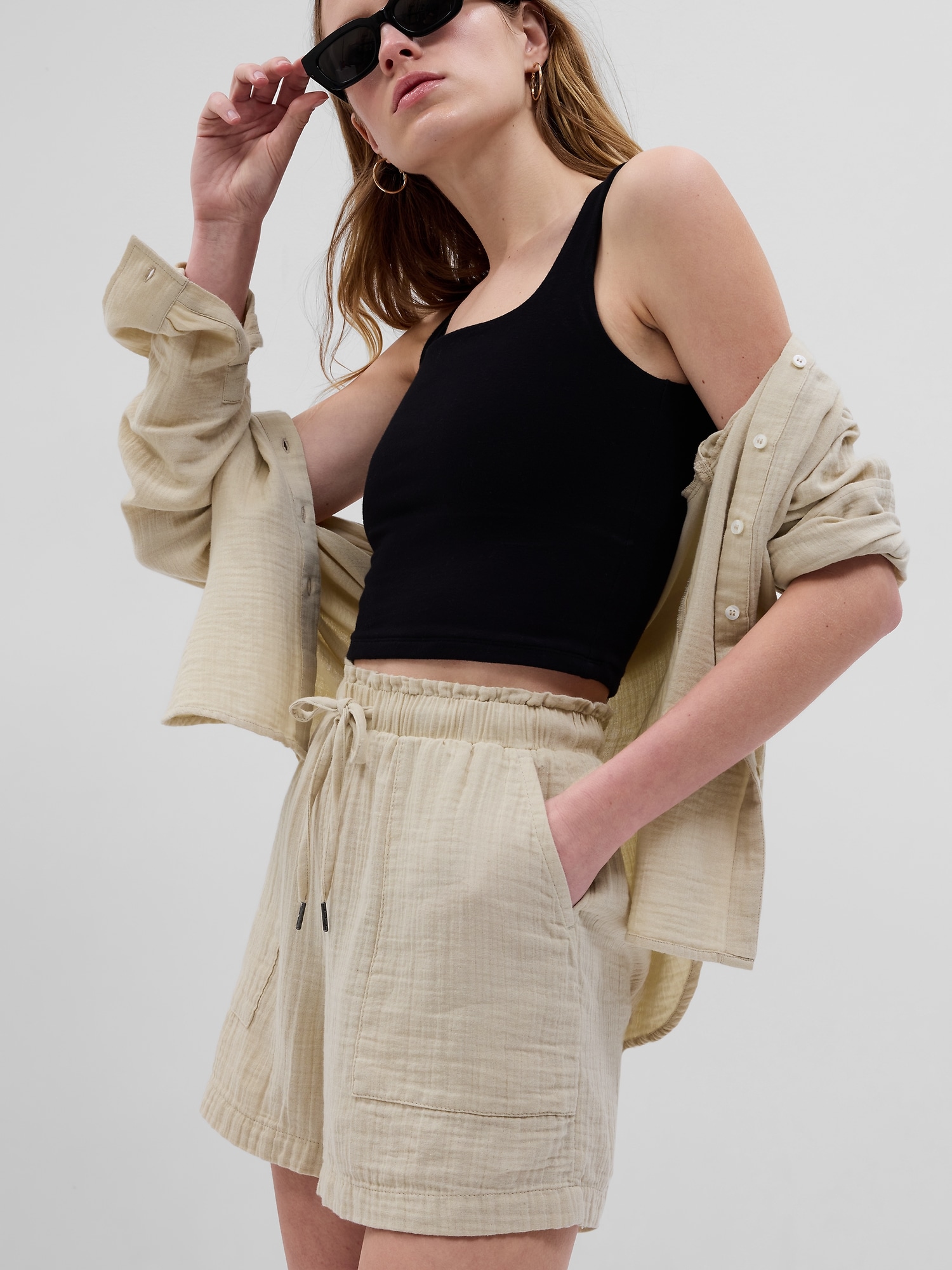 Pantaloni scurti pentru femei GAP - bej