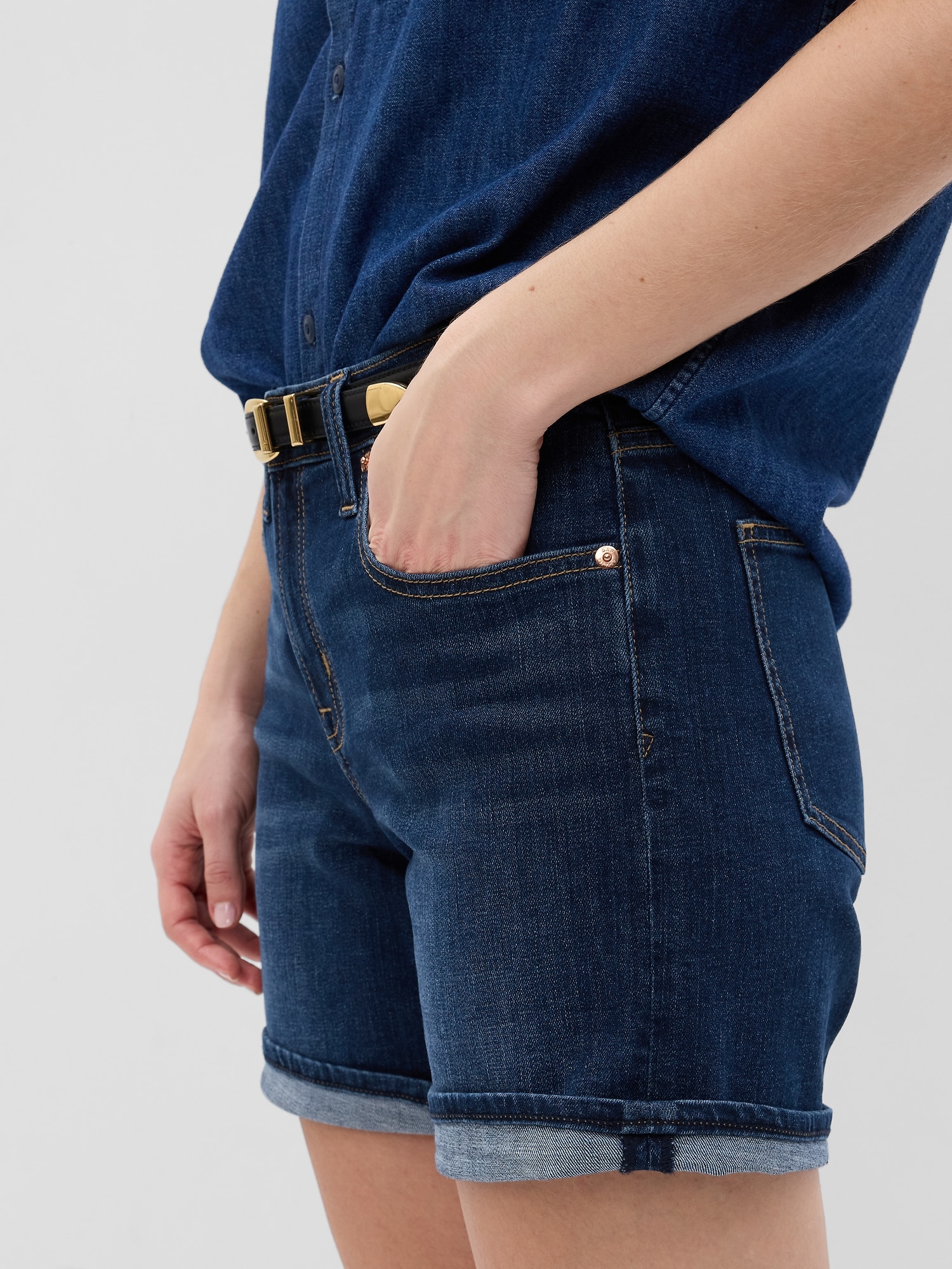 Pantaloni scurti pentru femei GAP - albastru inchis