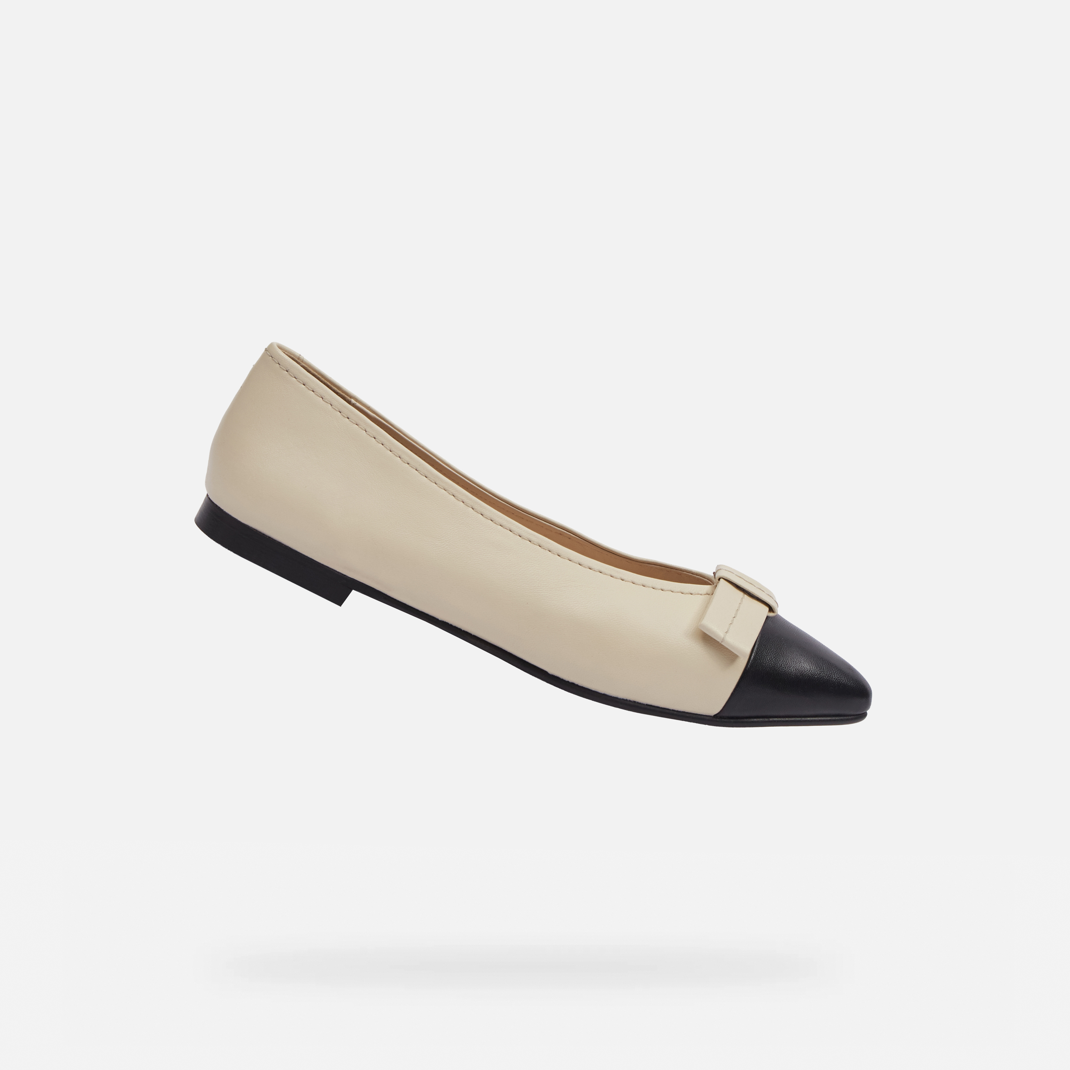 Cream women&#039;s ballet flats Geox Millianee - Women&#039;s