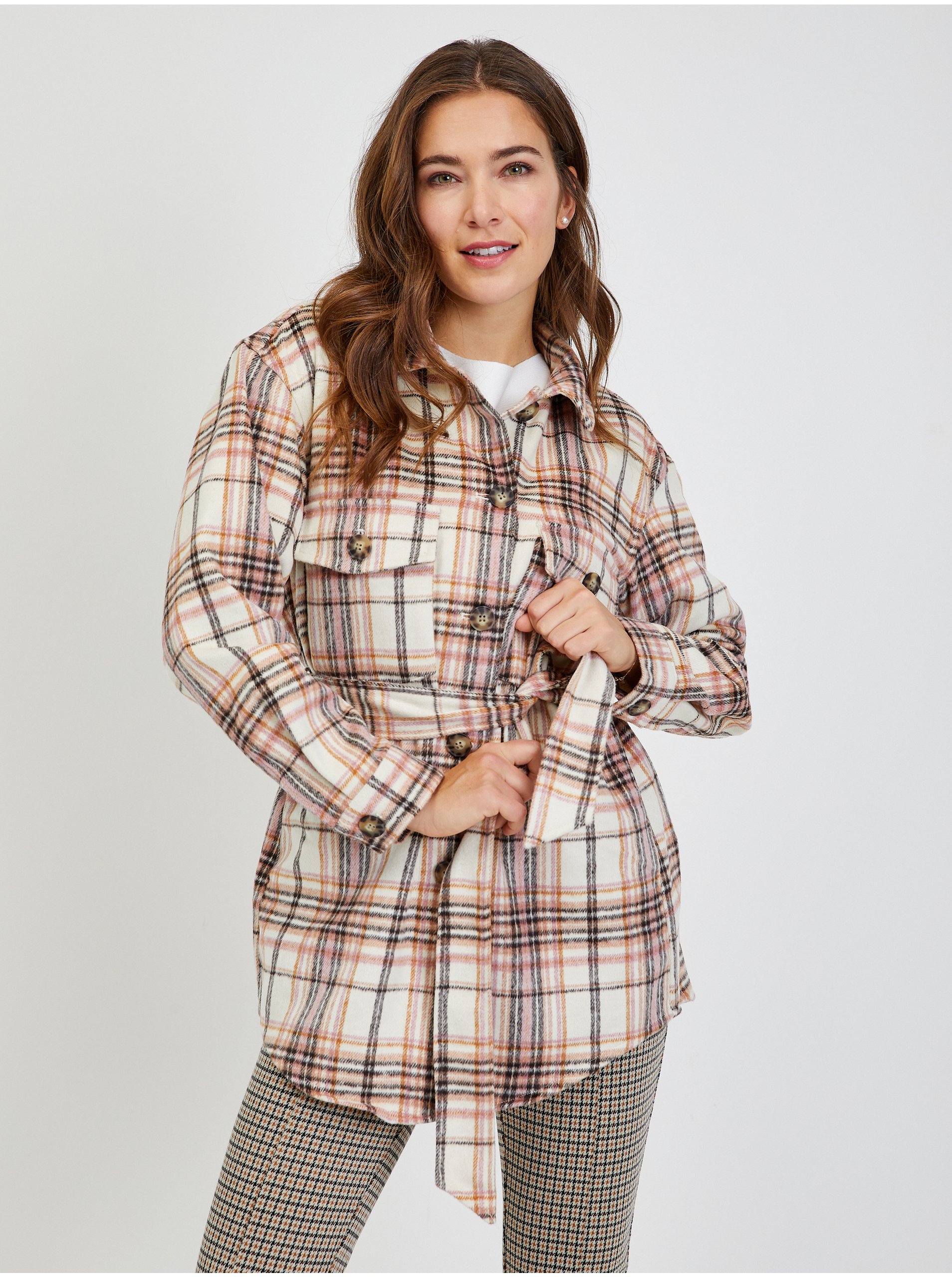 Levně Růžovo-krémová dámská kostkovaná košilová bunda se zavazováním ORSAY - Dámské