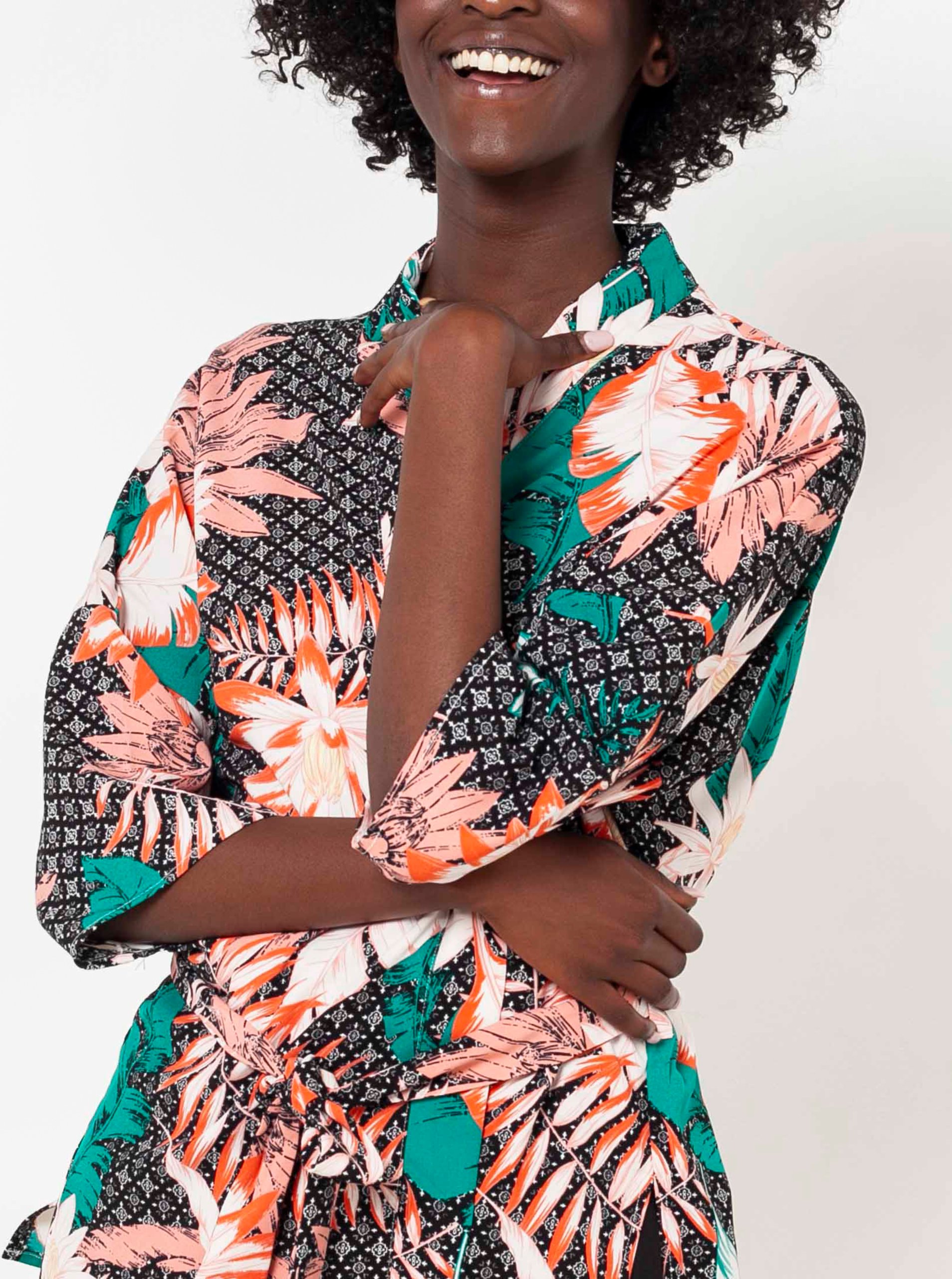 Black Flowered Kimono with CAMAIEU Binding - Women