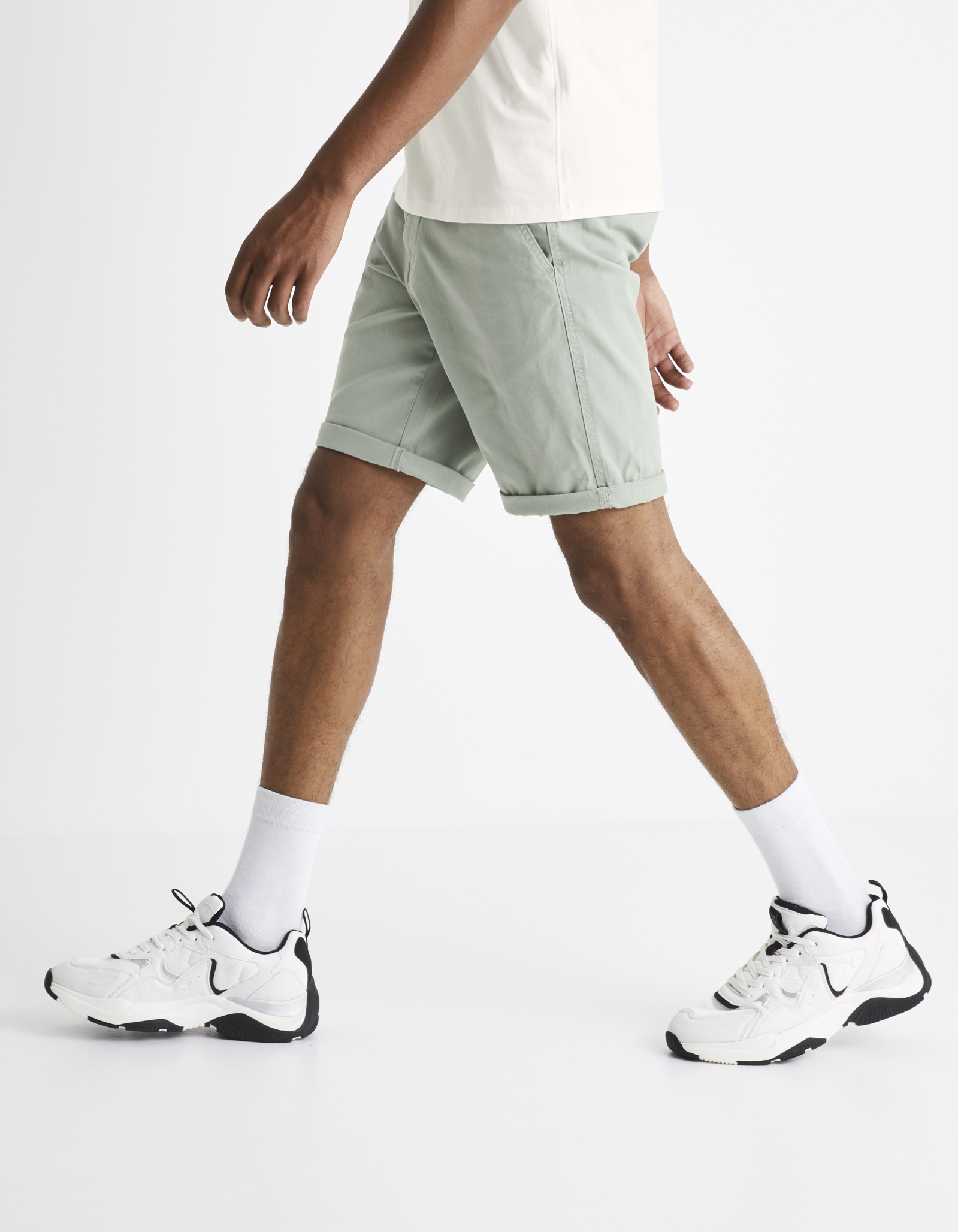 Pantaloni scurti pentru barbati Celio - verde deschis