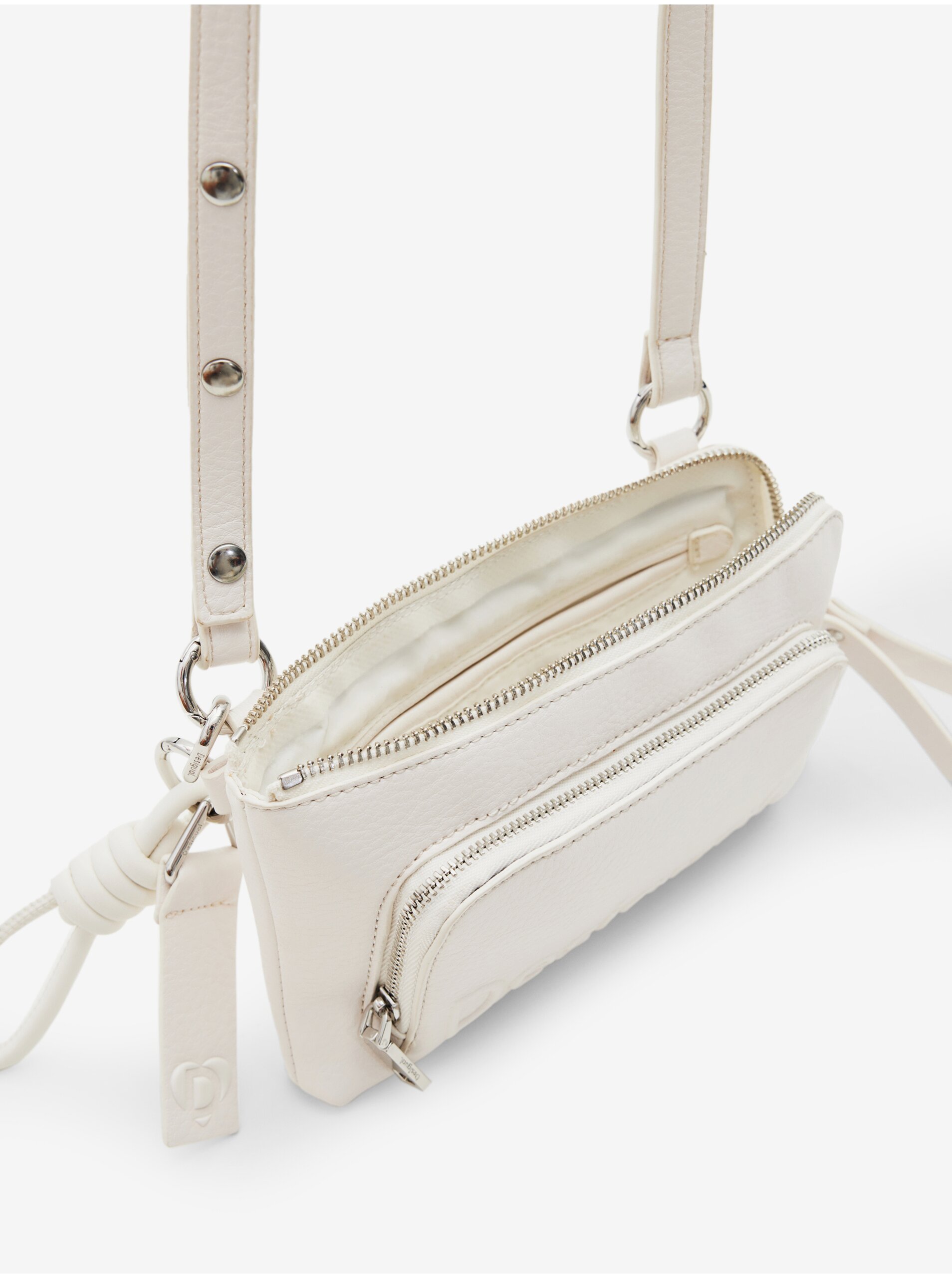 Poseta dama, DESIGUAL