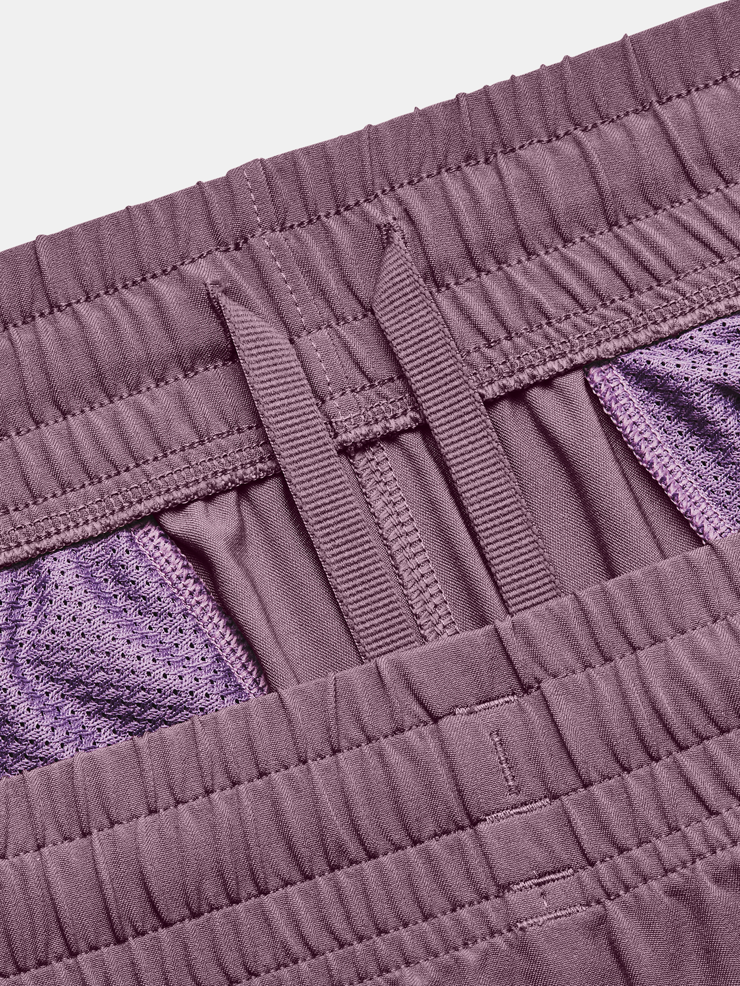 Pantaloni si pantaloni scurti pentru femei Under Armour - mov