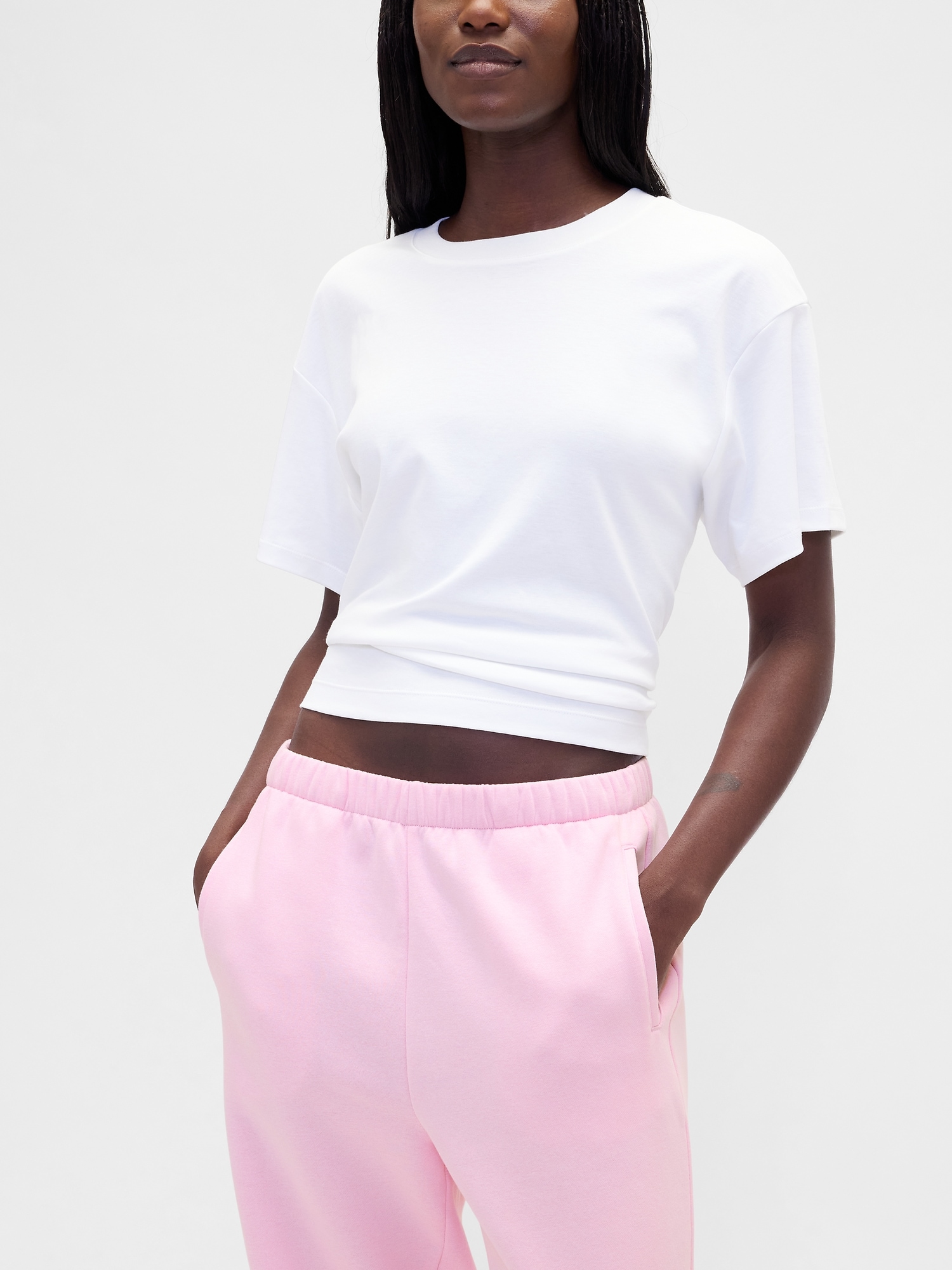 Pantaloni de trening GAP cu talie înaltă și imprimeu boyfriend