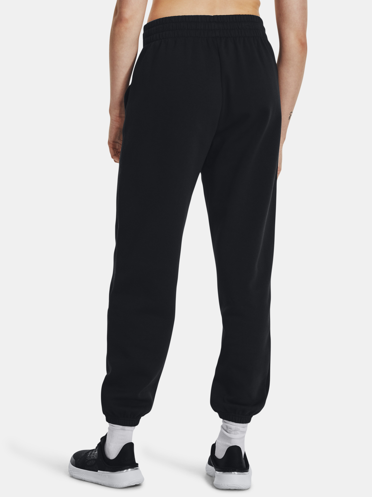 Pantaloni si pantaloni scurti pentru femei Under Armour - negru