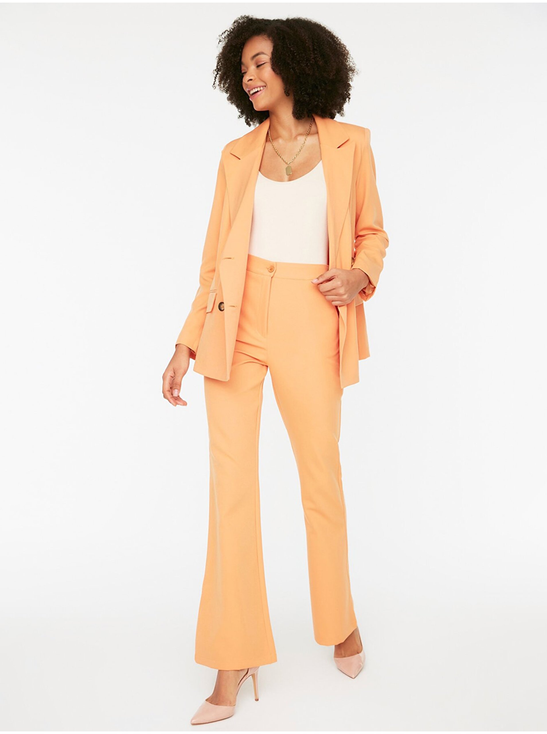 Pantaloni chino pentru femei Trendyol - oranj