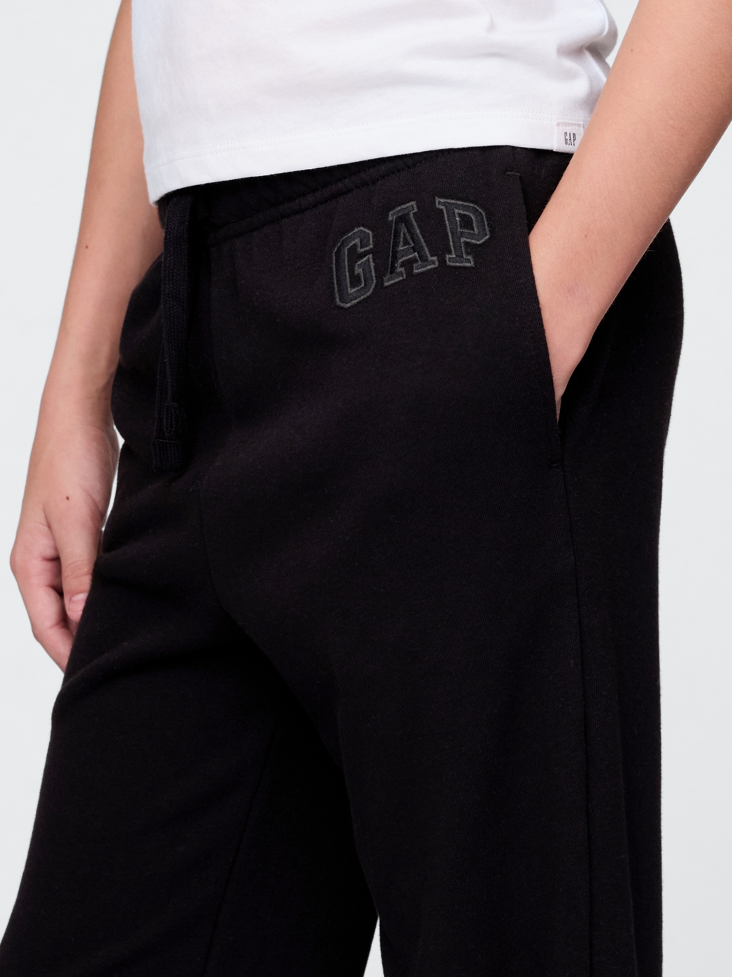GAP Children&#039;s sweatpants with logo - Boys