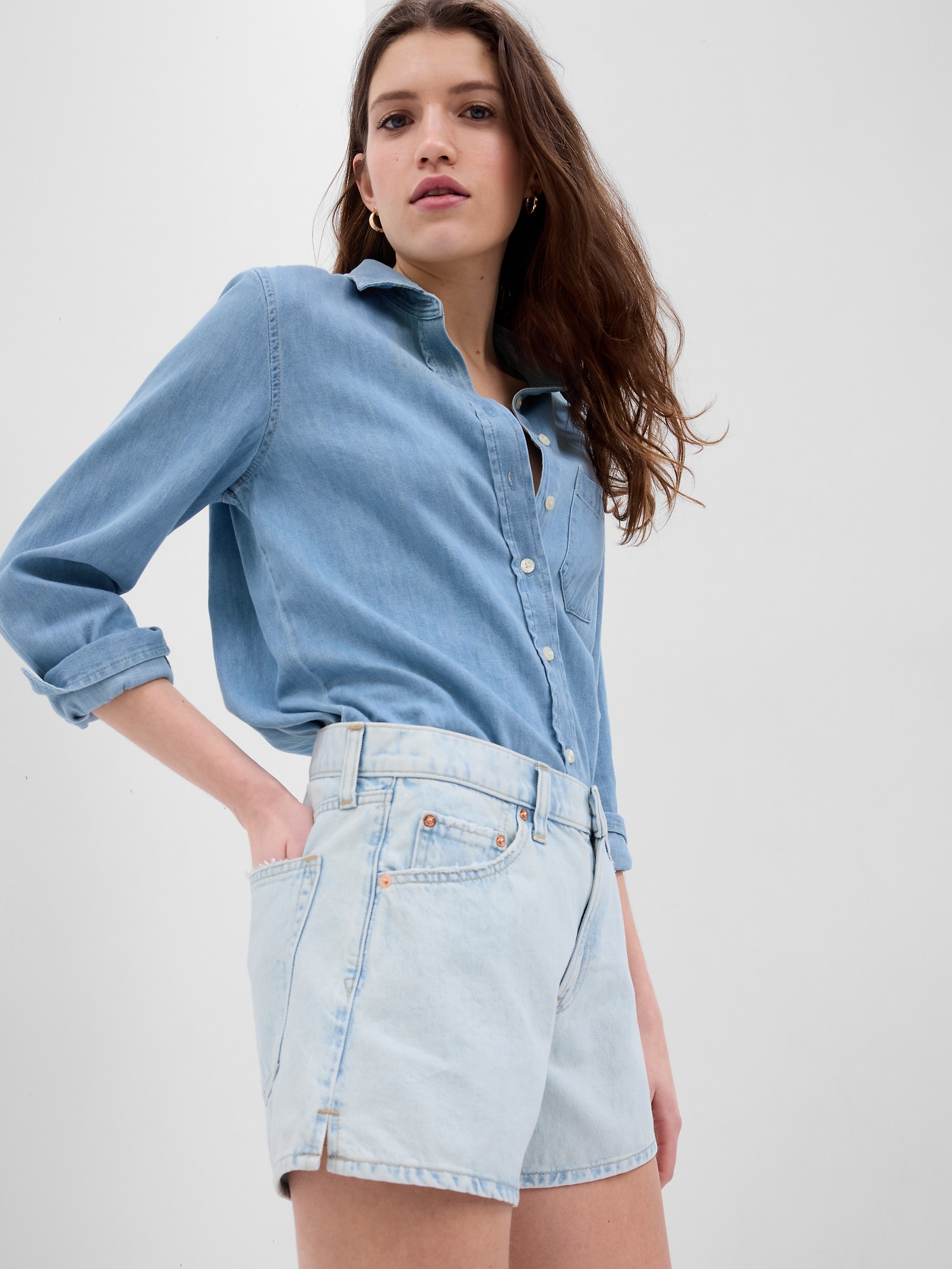 Pantaloni scurti pentru femei GAP - albastru deschis