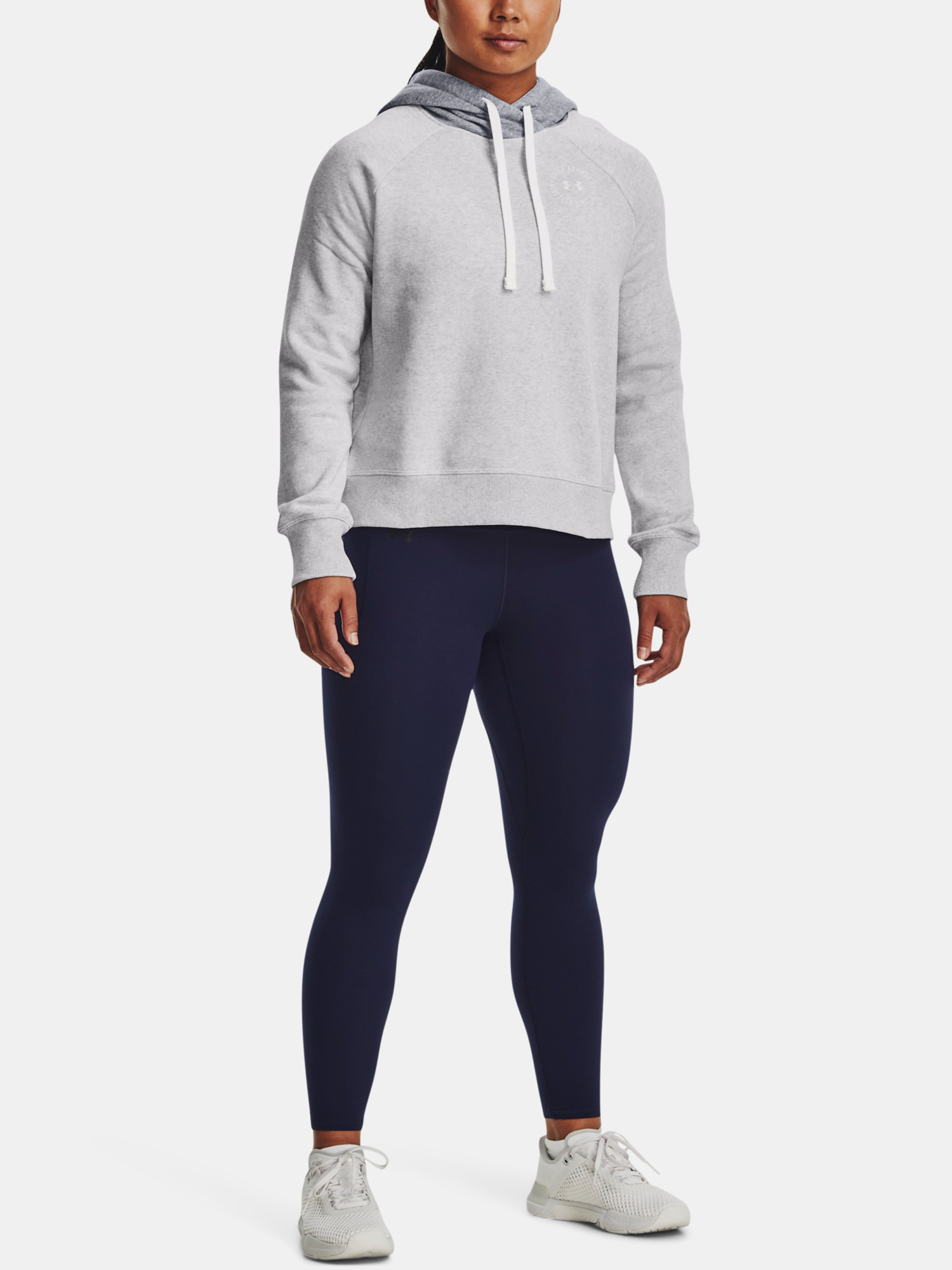 Jachete si tricouri pentru femei Under Armour - gri