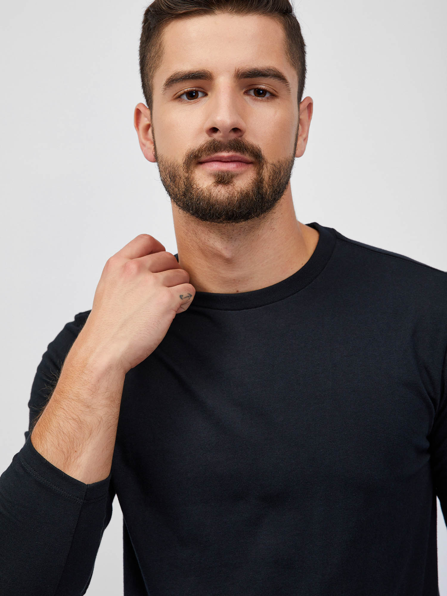 GAP Long Sleeve T-Shirt - Men