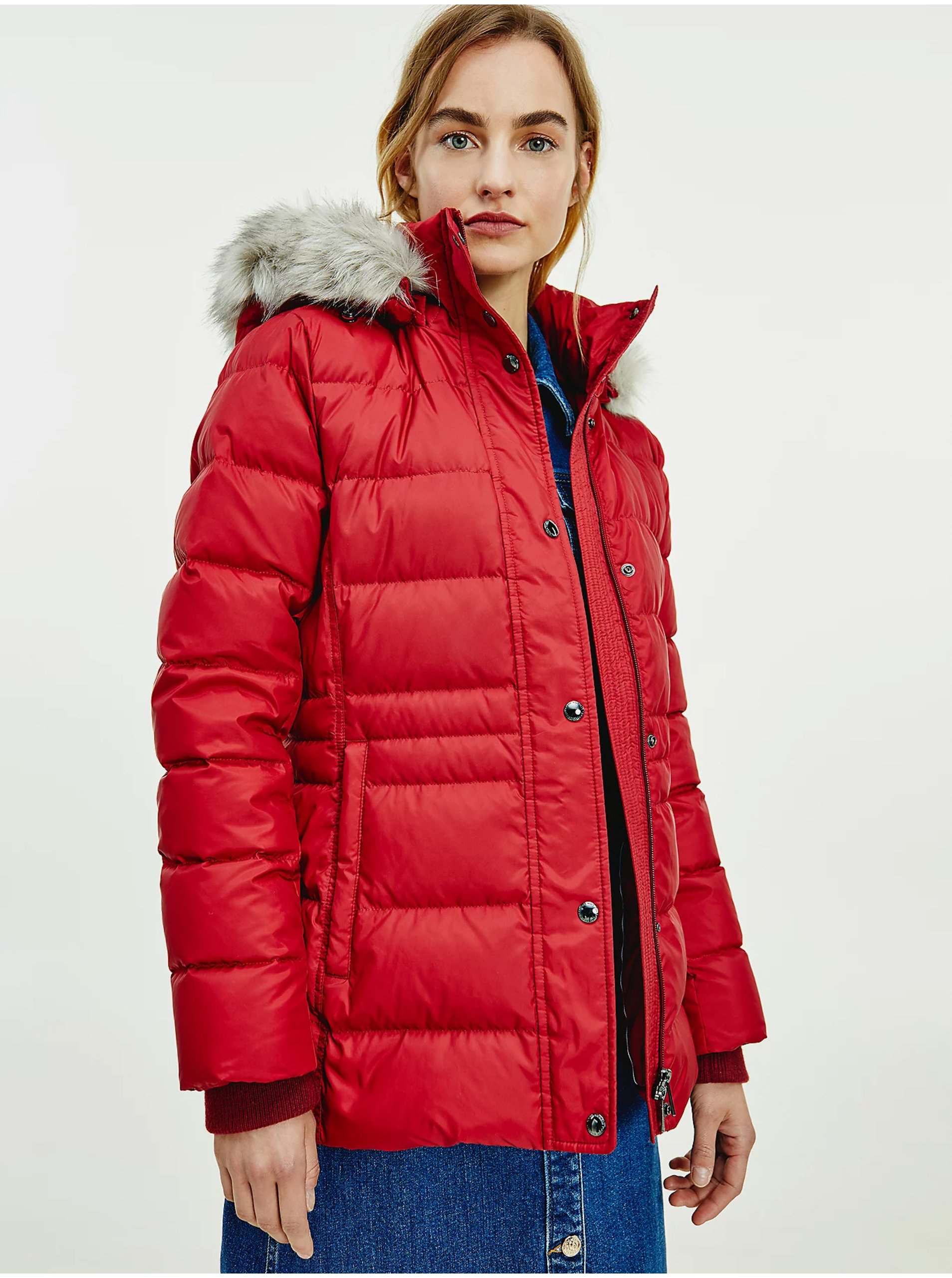 Levně Červená dámská péřová zimní bunda Tommy Hilfiger - Dámské