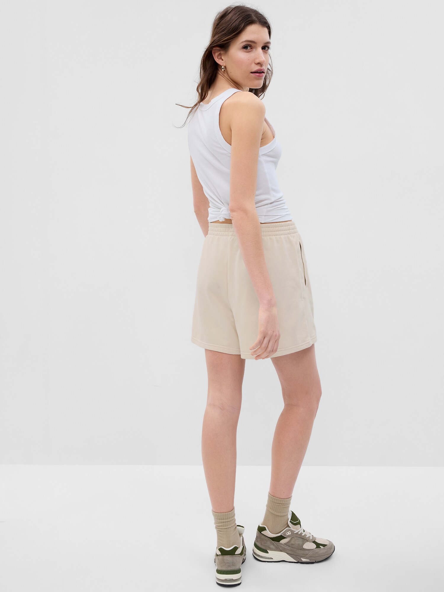 Pantaloni scurti pentru femei GAP - bej