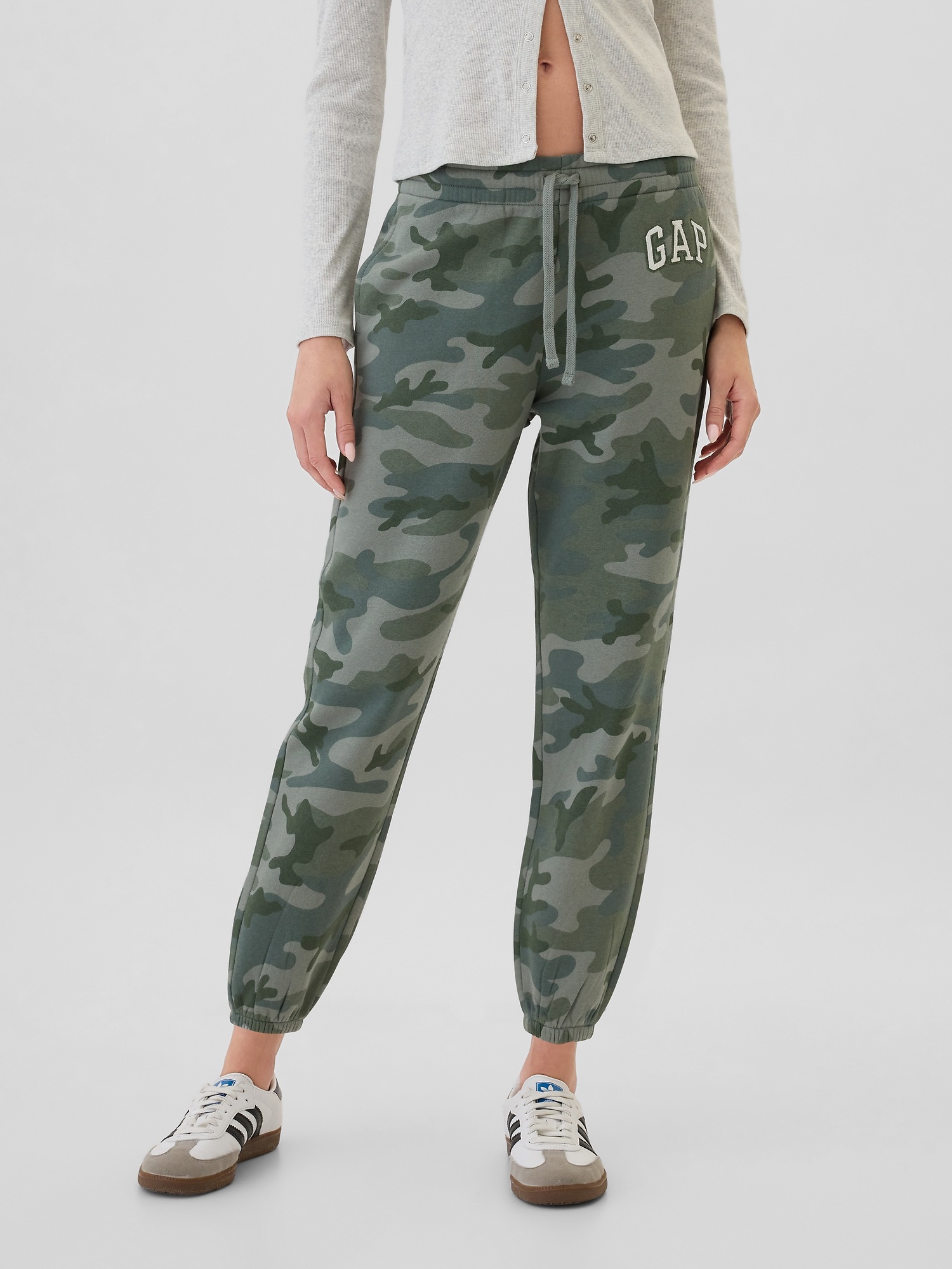 Pantaloni sport pentru femei GAP - verde