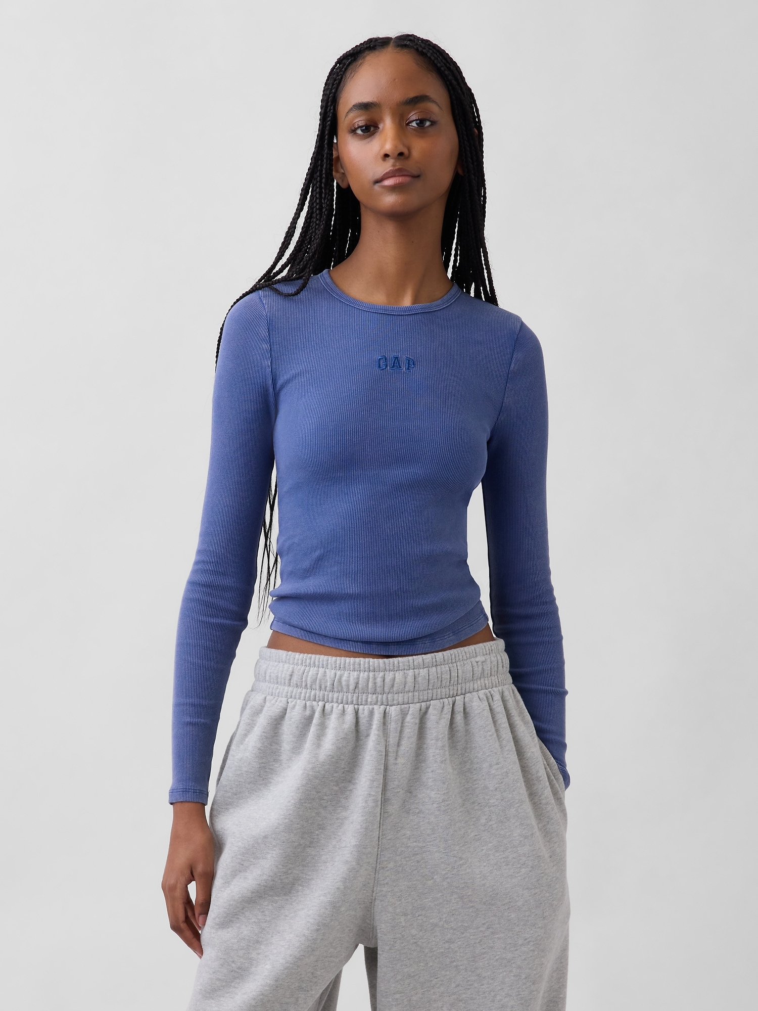 Тениска с оребрено лого на GAP