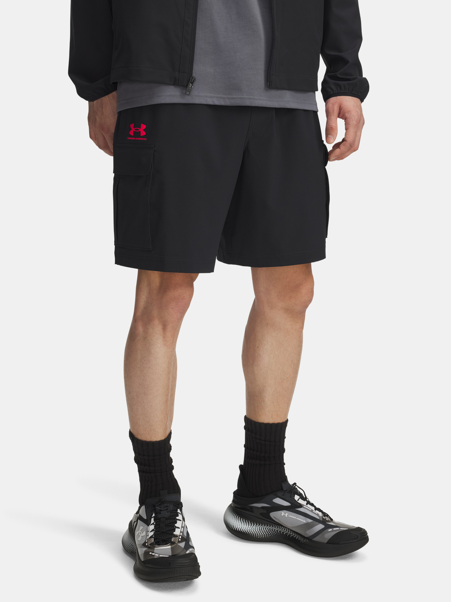 Mens shorts Under Armour UA Vibe Woven Cargo Short-BLK - Mens