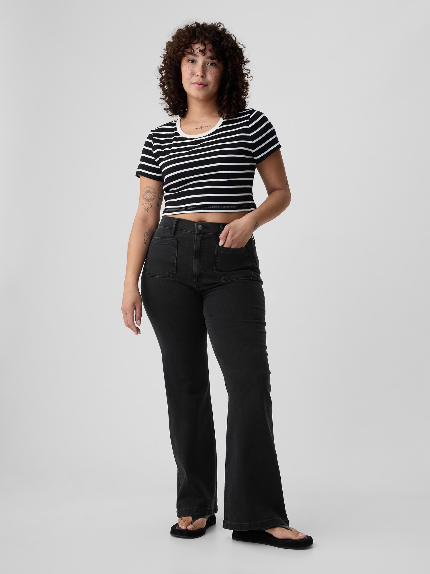 GAP Jeans High Rise '70s Flare - Ladies