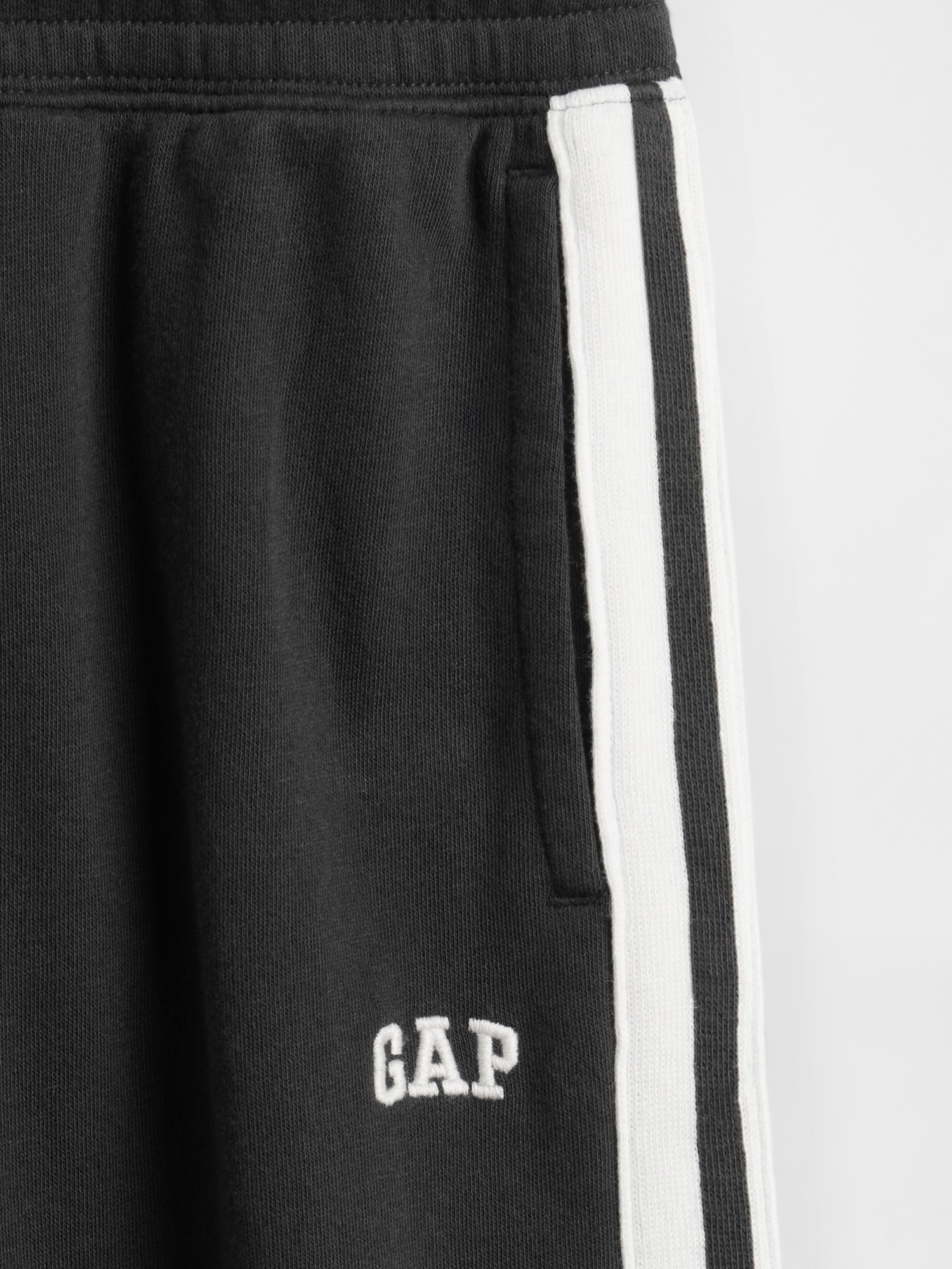 GAP Children&#039;s sweatpants with logo - Boys