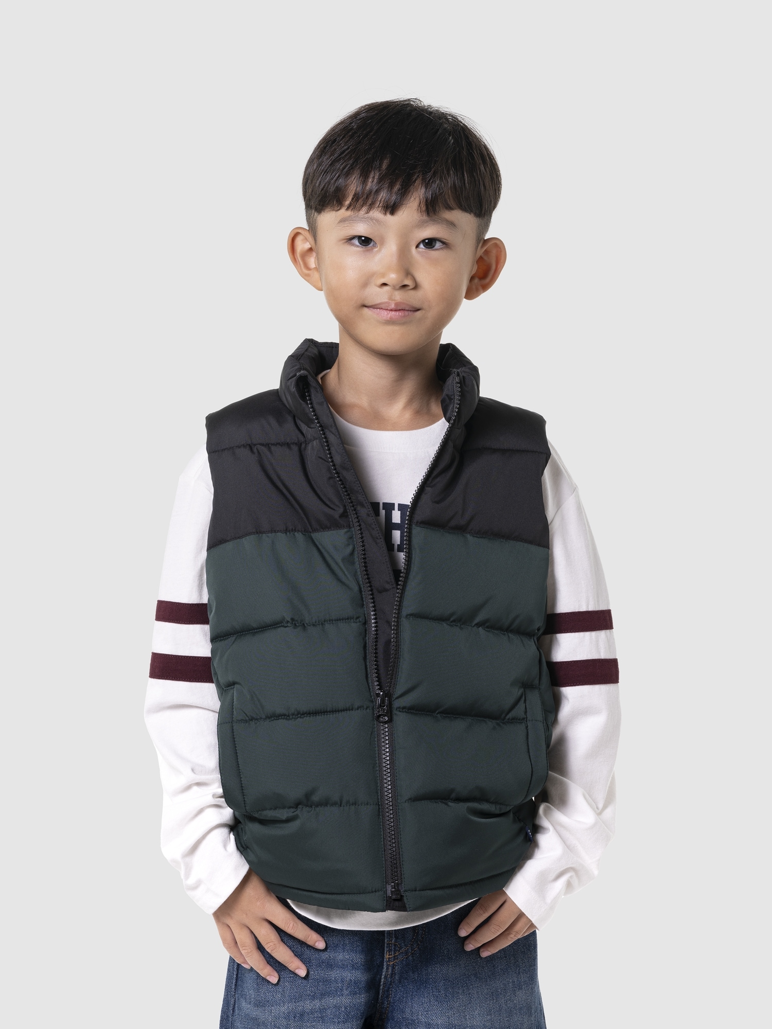 GAP Children&#039;s quilted waterproof vest - Boys