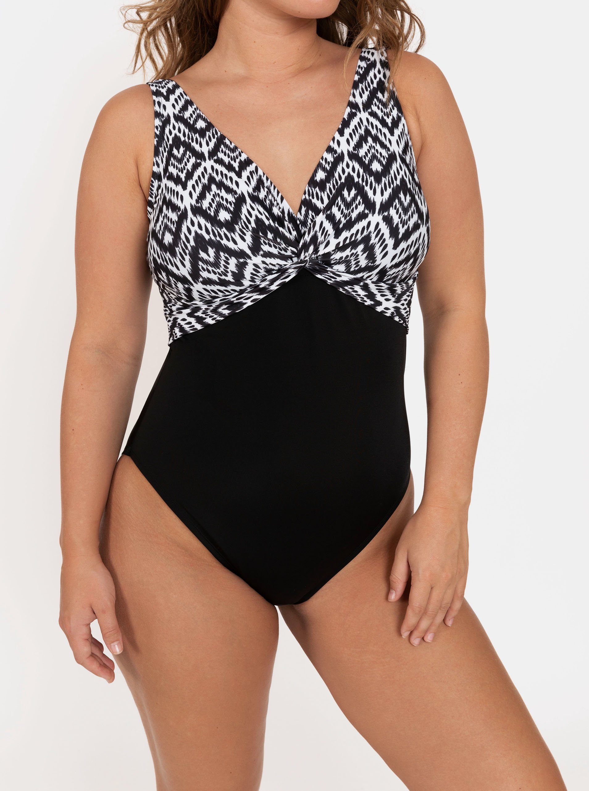 Marimi curvy pentru femei DORINA - negru