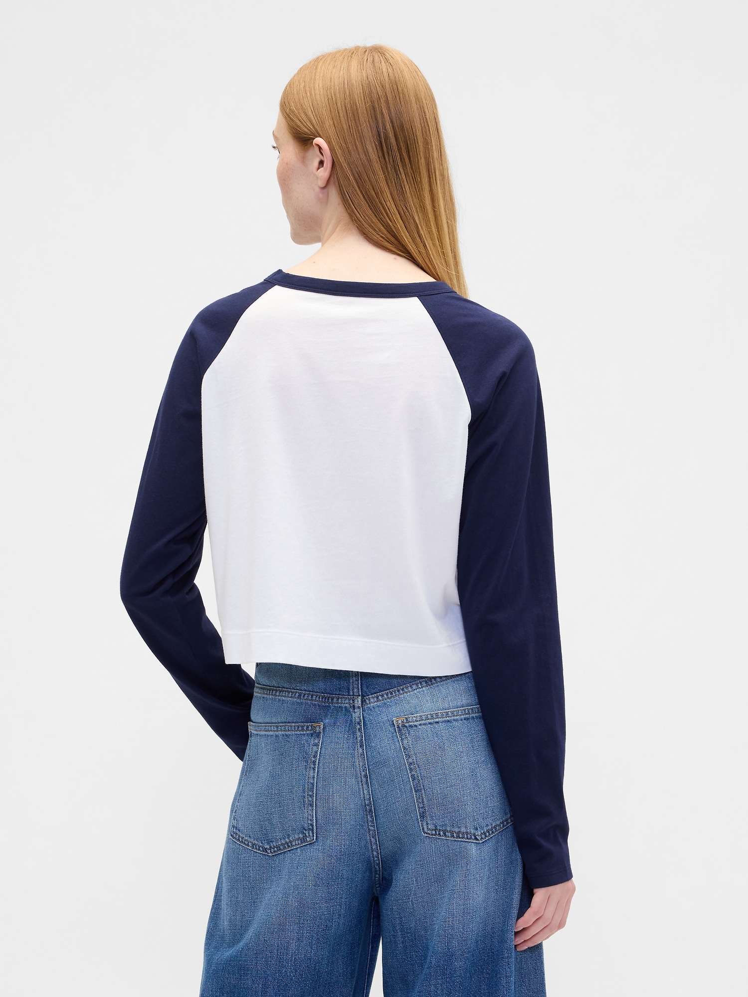 Tricou scurt GAP pentru femei cu logo