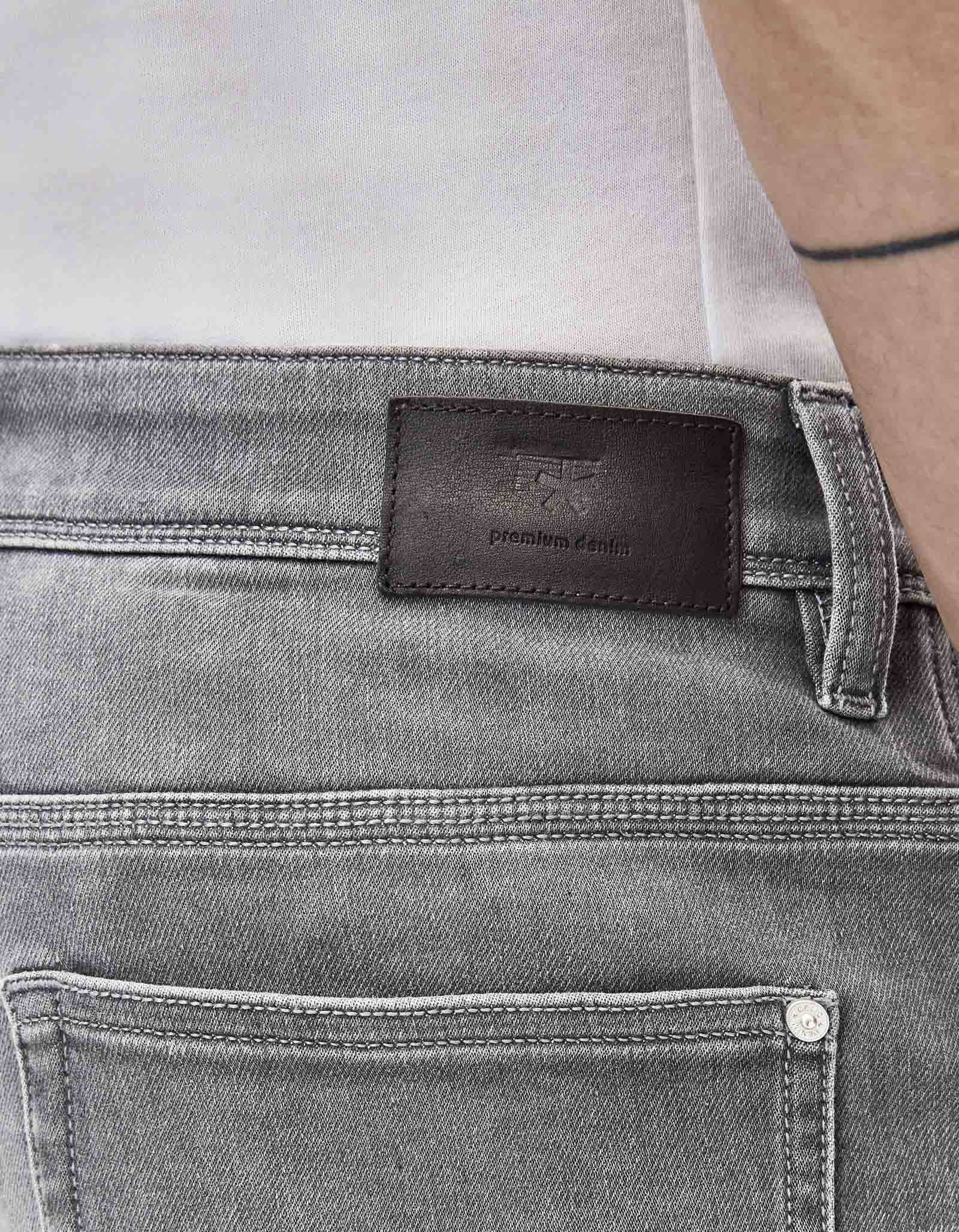Blugi barbati, Celio Straight fit