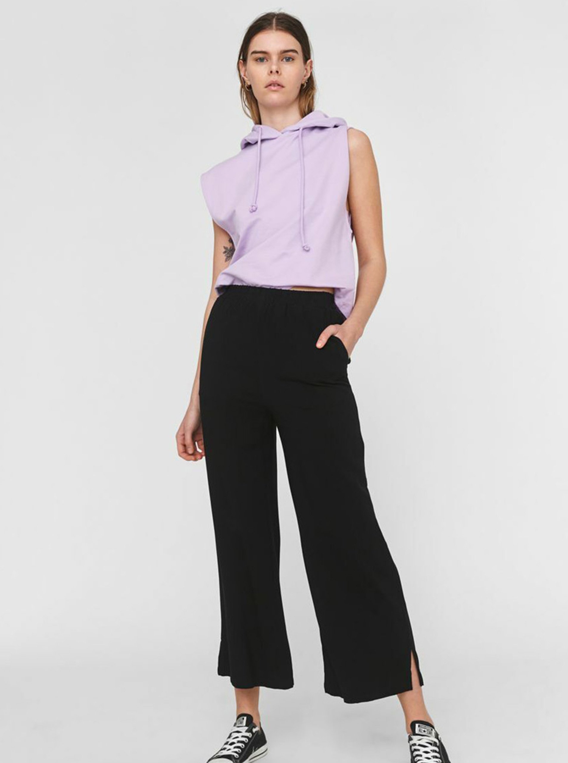 Pantaloni chino pentru femei Noisy May - negru