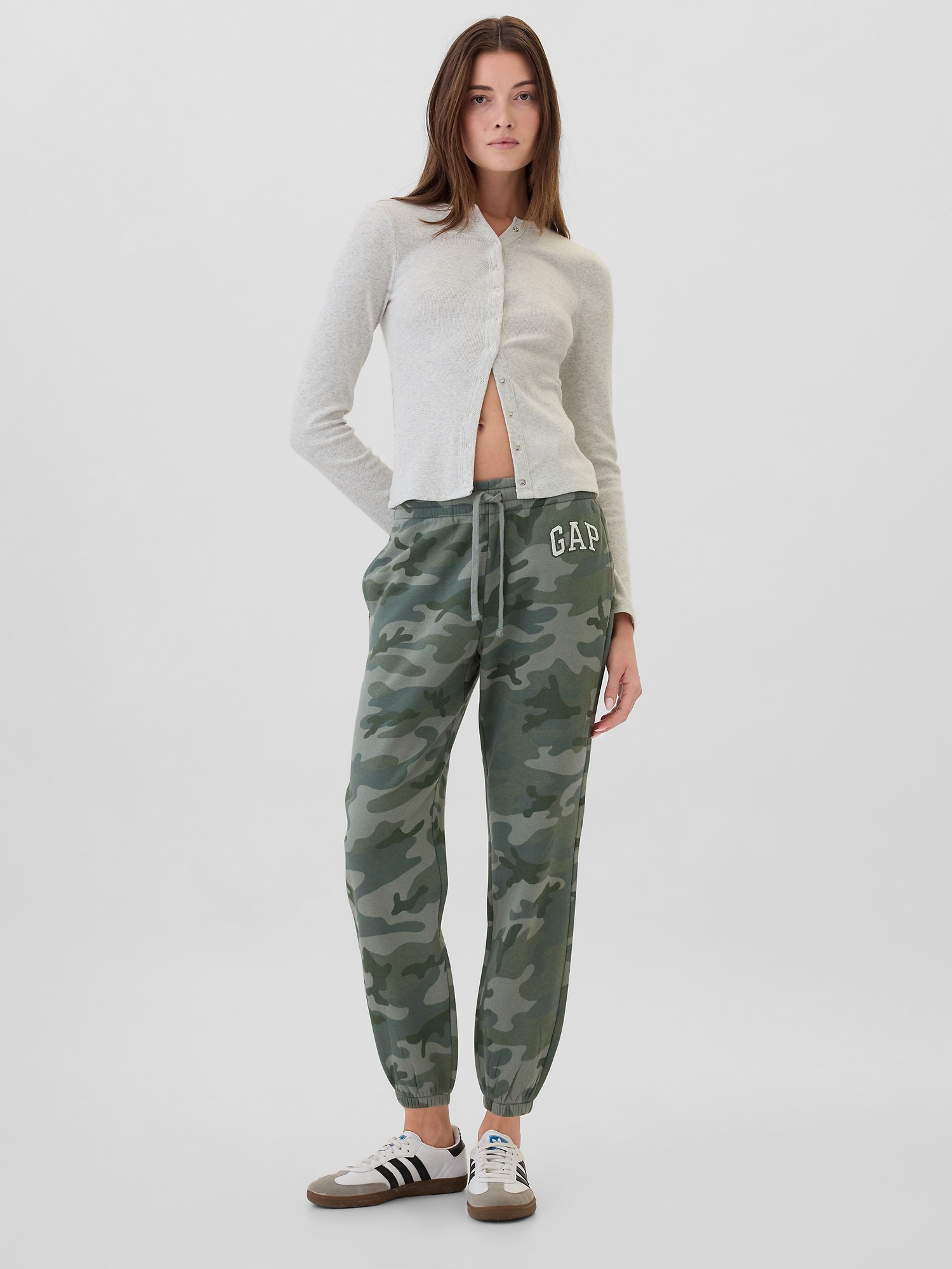 Pantaloni sport pentru femei GAP - verde