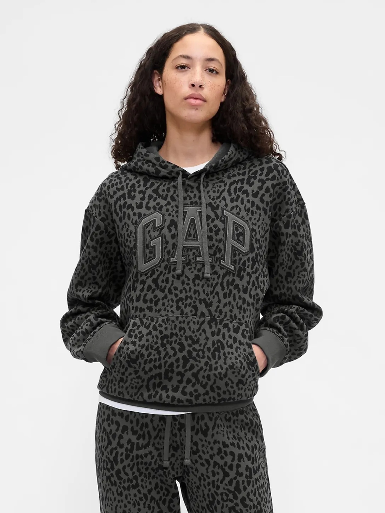 GAP Sweatshirt with logo - Women's