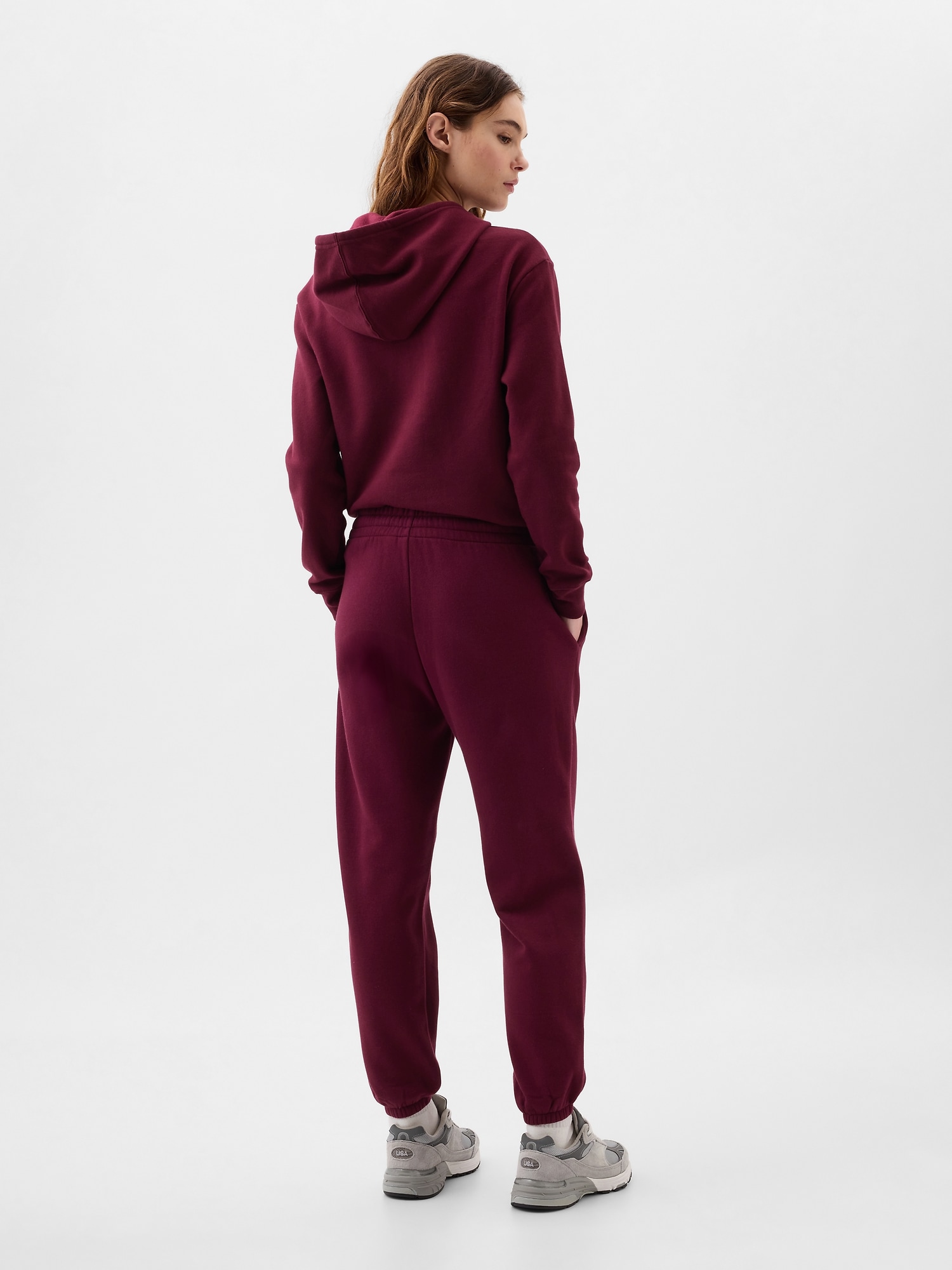 Pantaloni sport pentru femei GAP - bordo