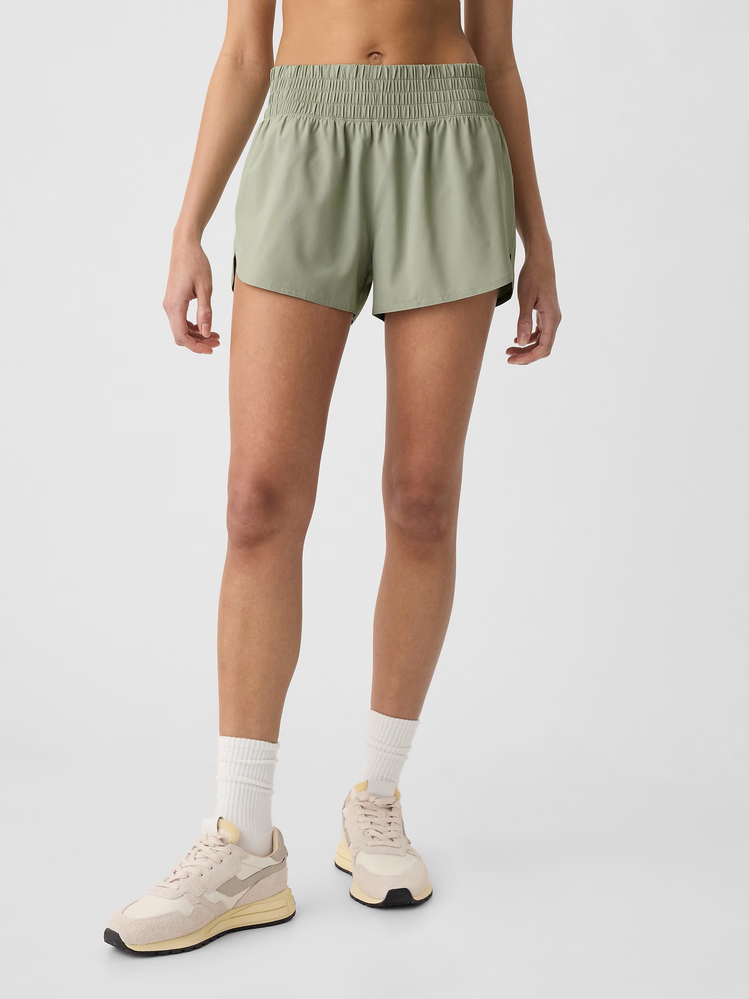 Pantaloni si pantaloni scurti pentru femei GAP - verde