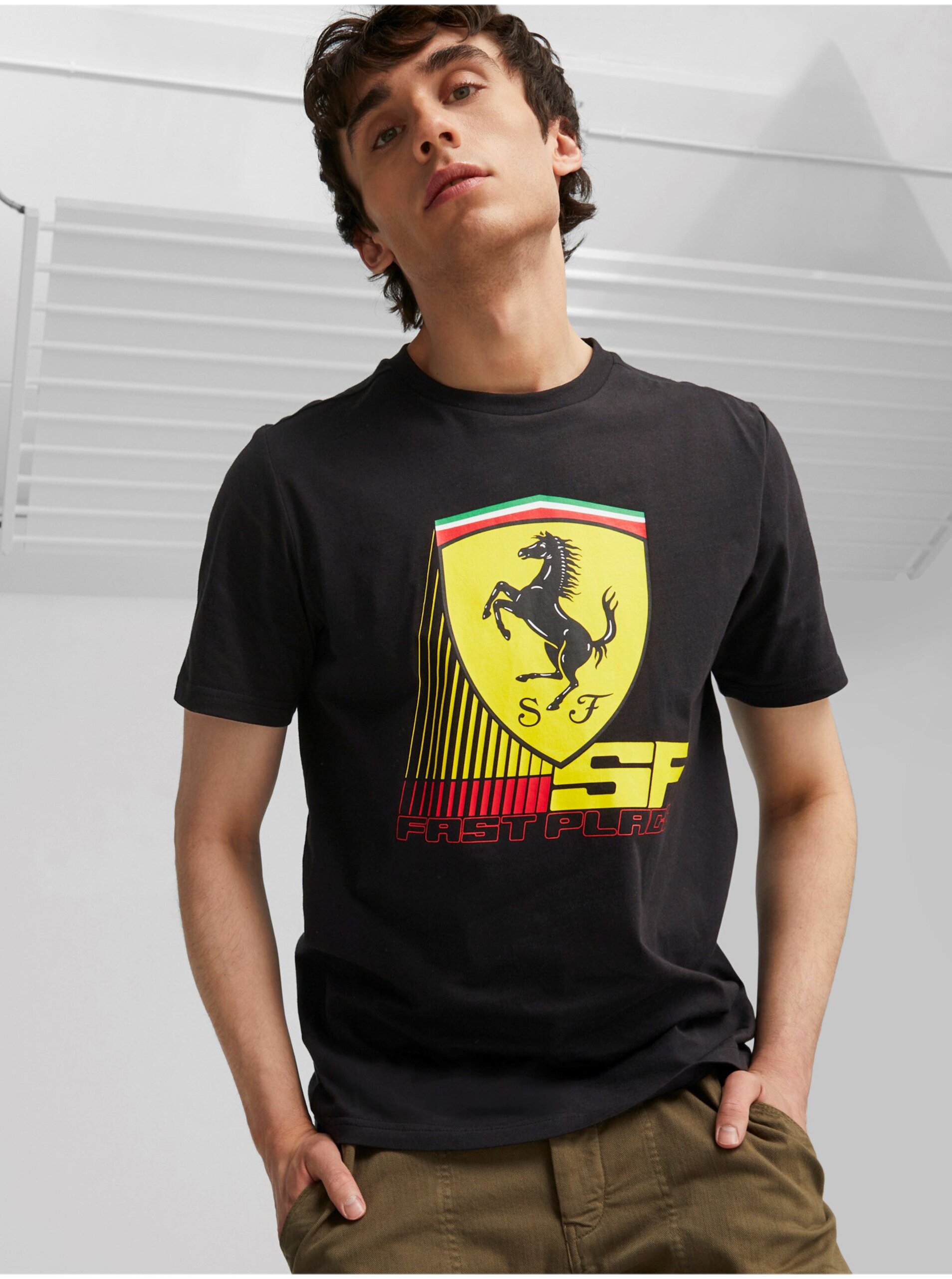 Levně Černé pánské tričko Puma Ferrari Race - Pánské