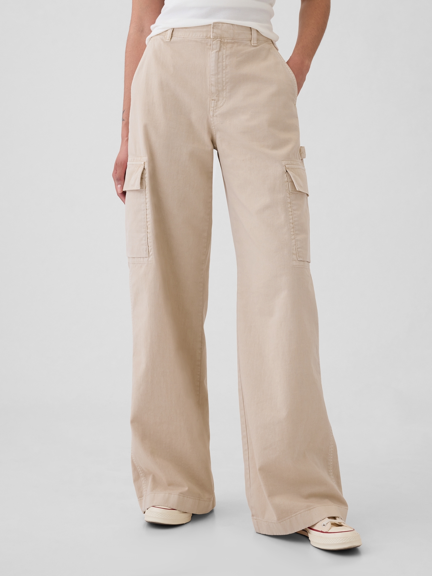 GAP Trousers with pockets Baggy Khaki Cargo - Women's